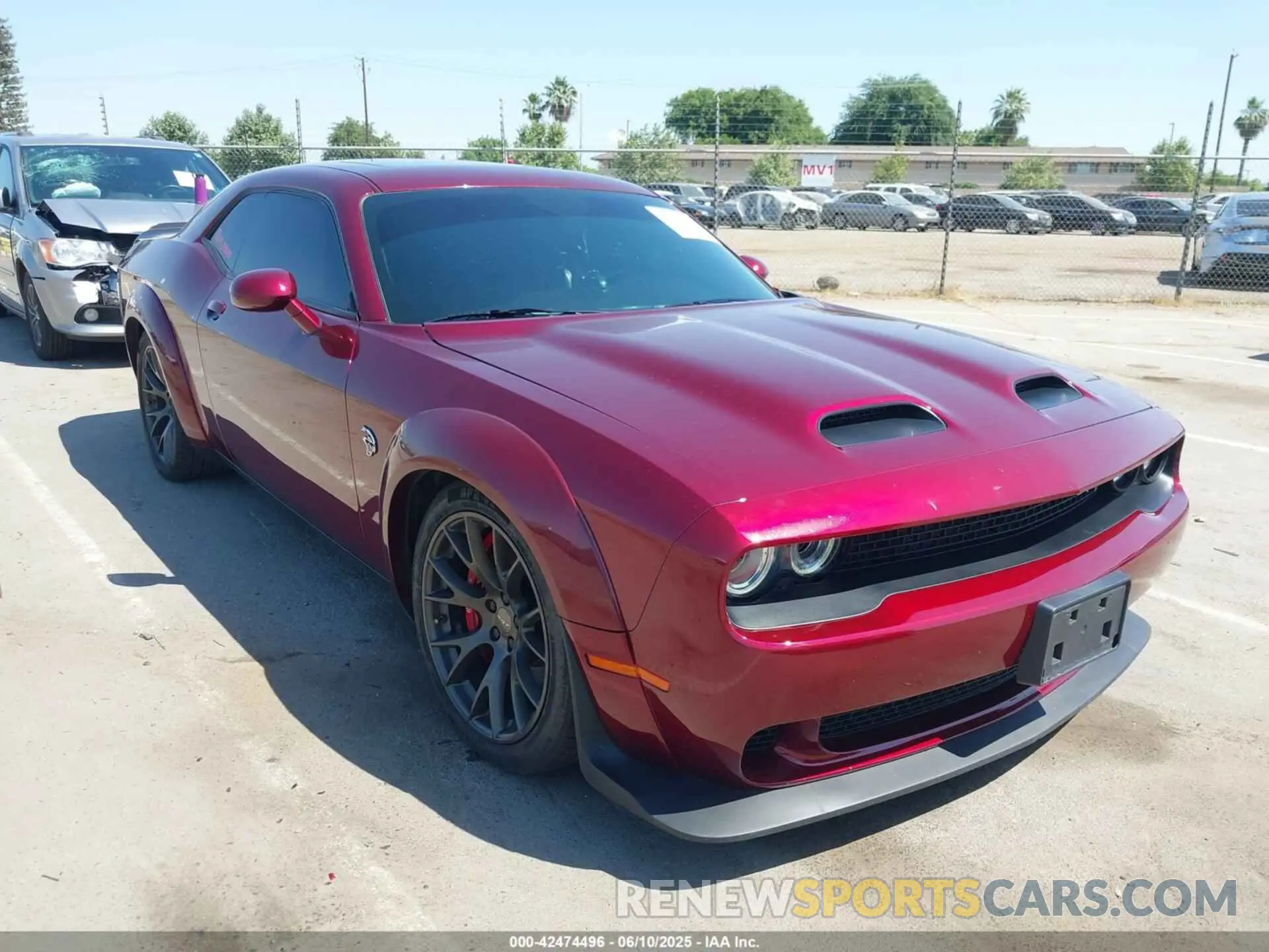 1 Photograph of a damaged car 2C3CDZC98LH117507 DODGE CHALLENGER 2020