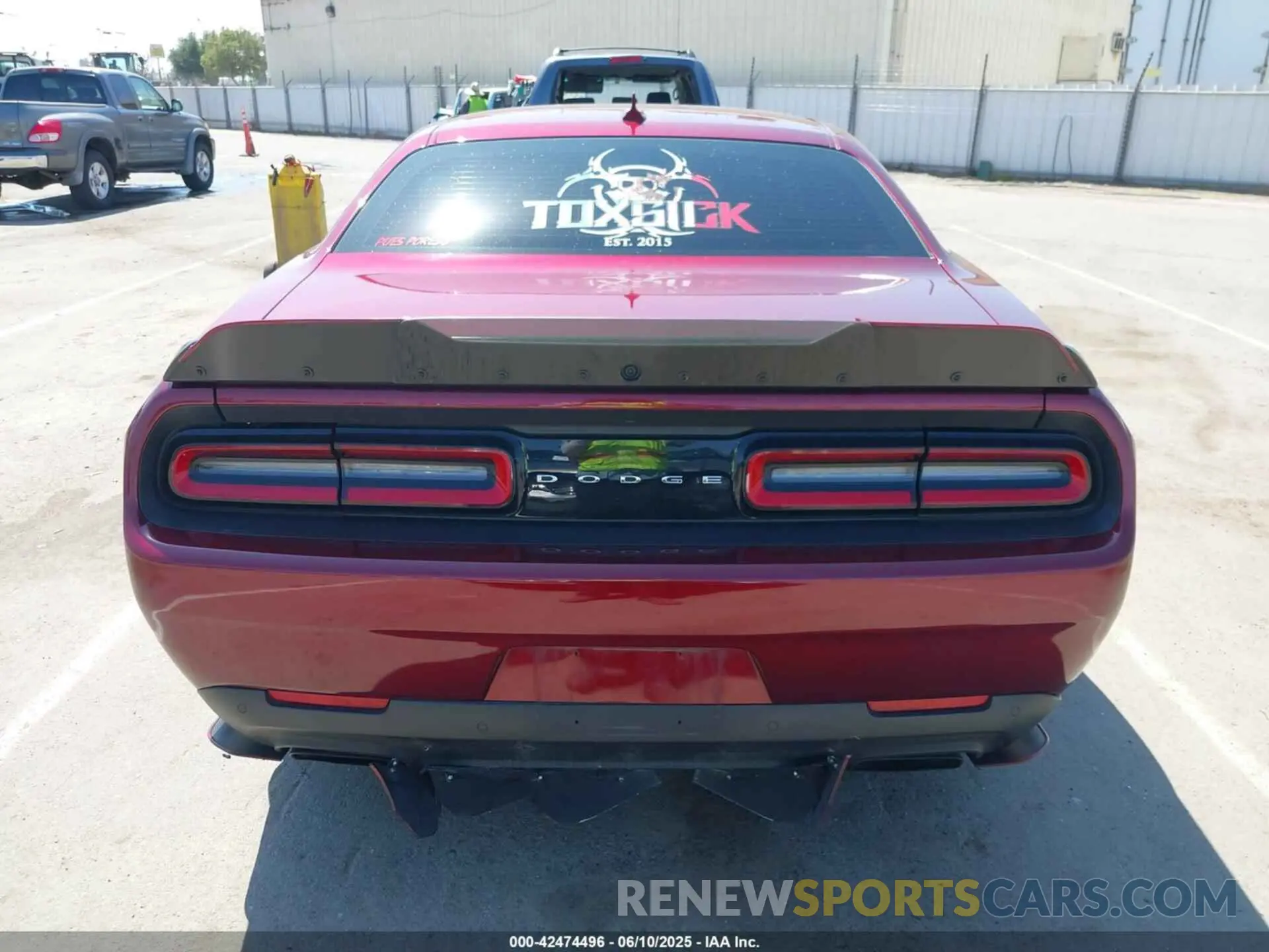 17 Photograph of a damaged car 2C3CDZC98LH117507 DODGE CHALLENGER 2020