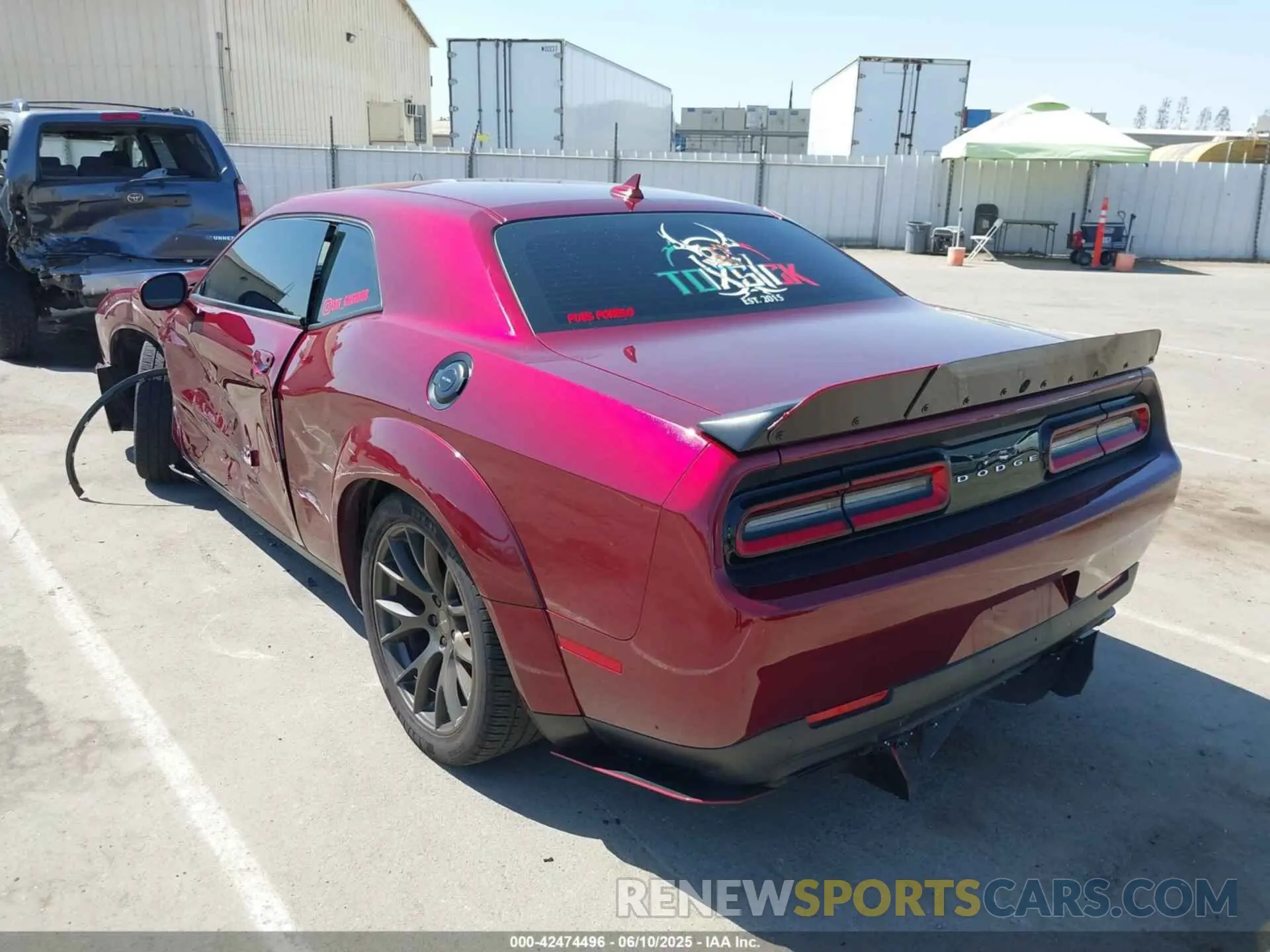 3 Photograph of a damaged car 2C3CDZC98LH117507 DODGE CHALLENGER 2020