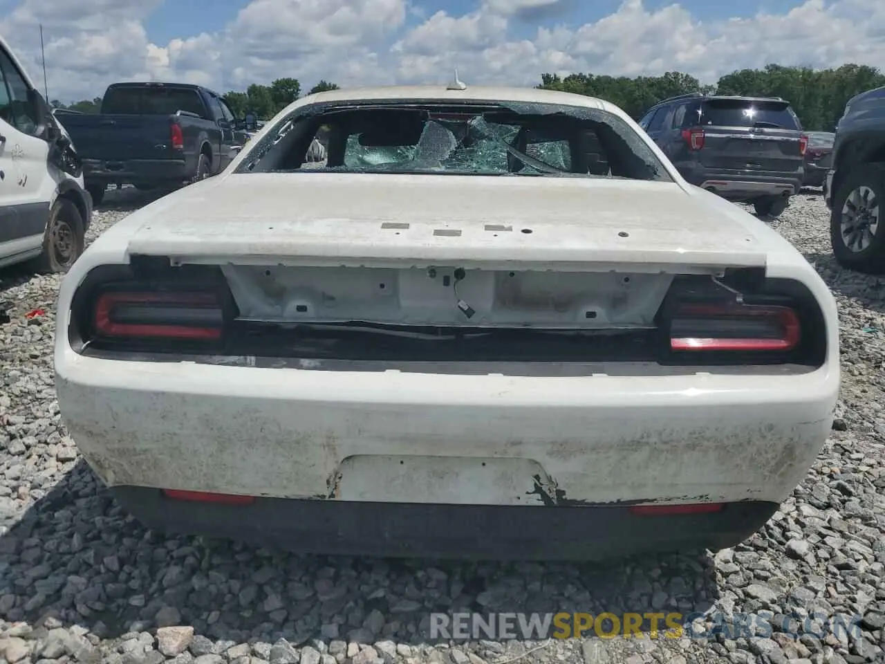 6 Photograph of a damaged car 2C3CDZC9XLH113829 DODGE CHALLENGER 2020