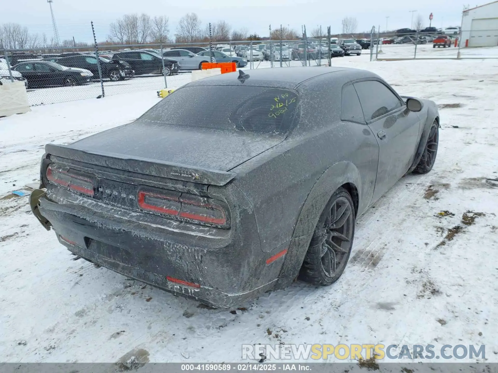 4 Photograph of a damaged car 2C3CDZFJ0LH149082 DODGE CHALLENGER 2020