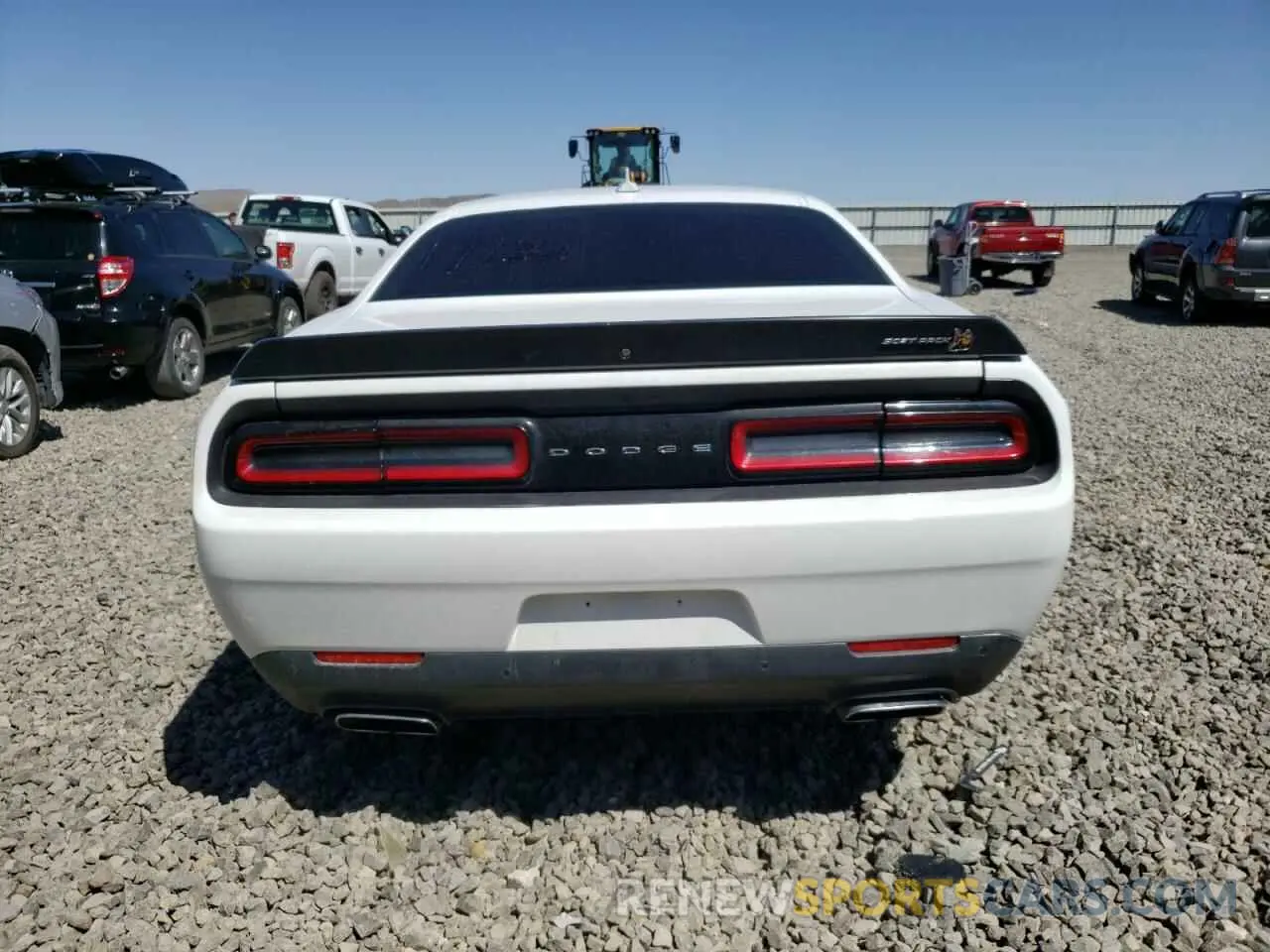 6 Photograph of a damaged car 2C3CDZFJ0LH156372 DODGE CHALLENGER 2020