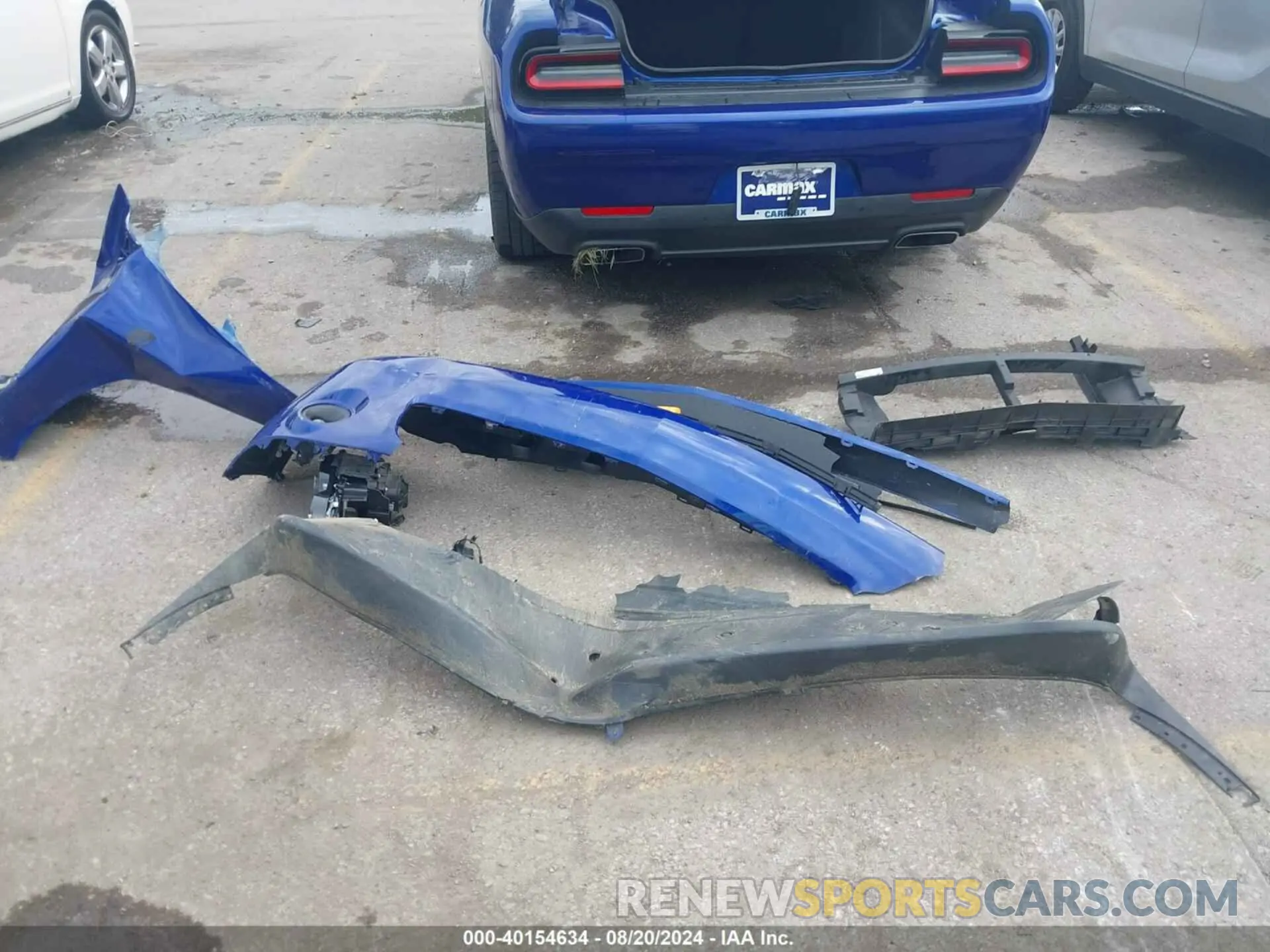 11 Photograph of a damaged car 2C3CDZFJ0LH172345 DODGE CHALLENGER 2020