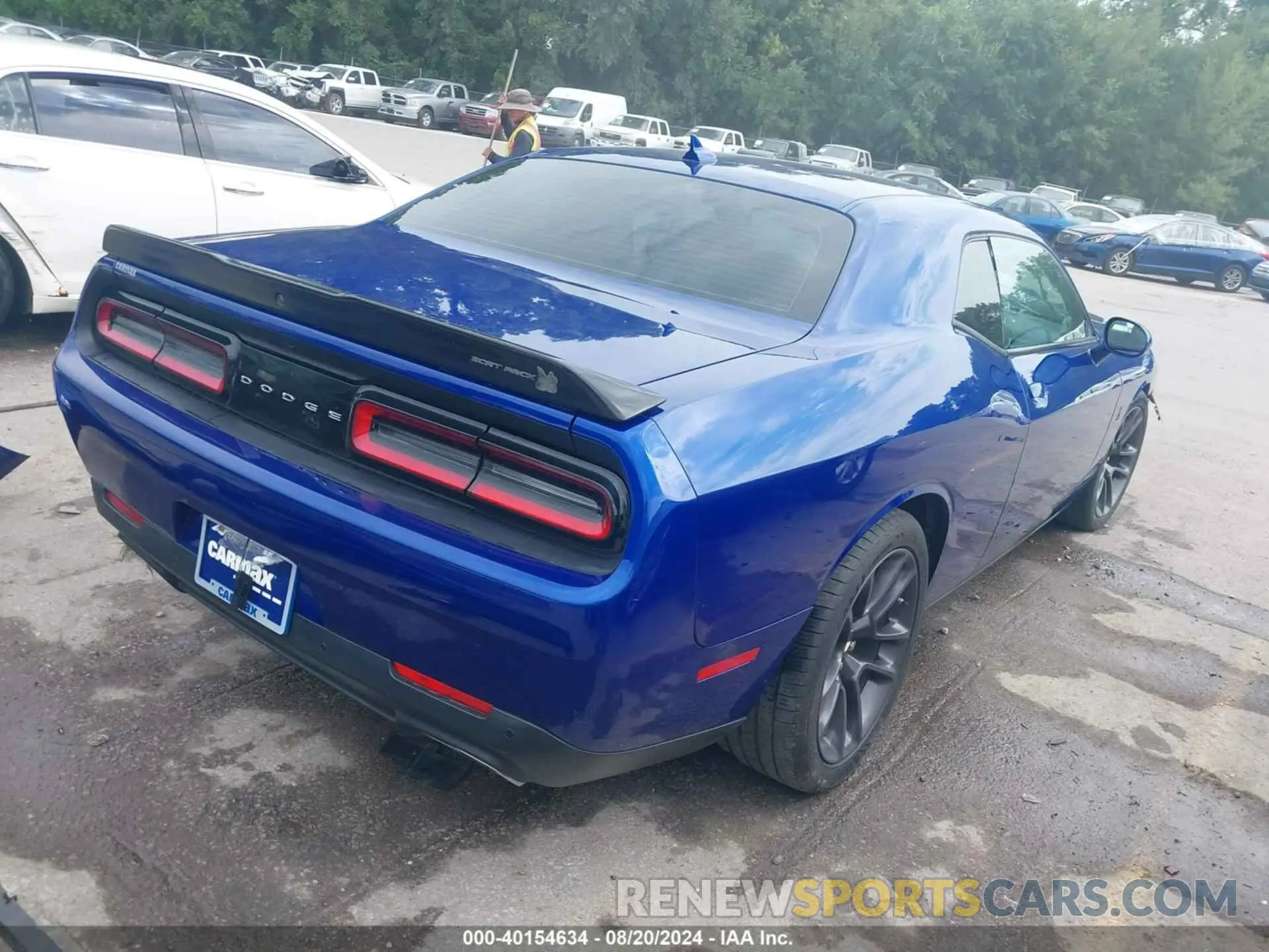 4 Photograph of a damaged car 2C3CDZFJ0LH172345 DODGE CHALLENGER 2020