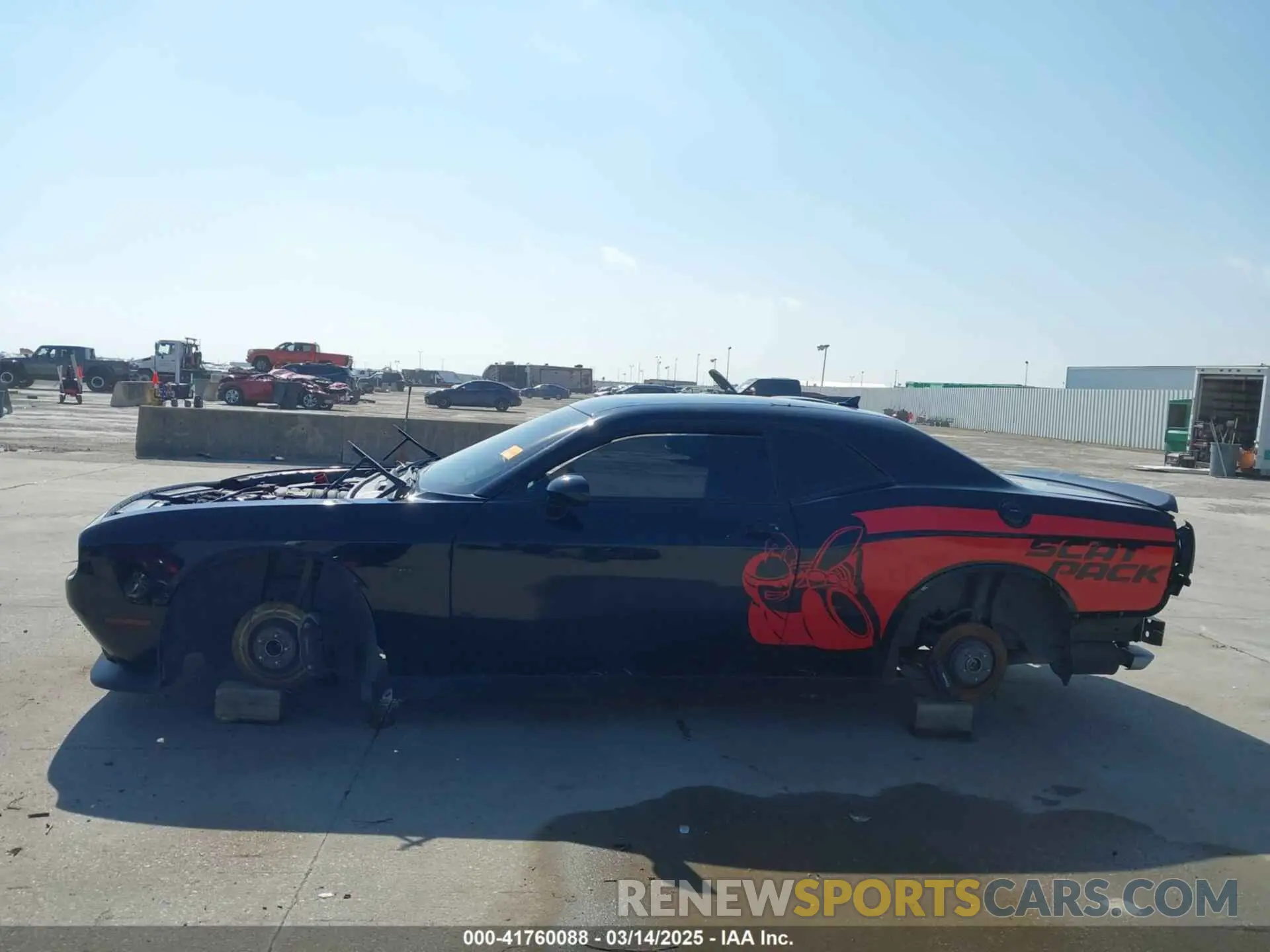 14 Photograph of a damaged car 2C3CDZFJ0LH236674 DODGE CHALLENGER 2020