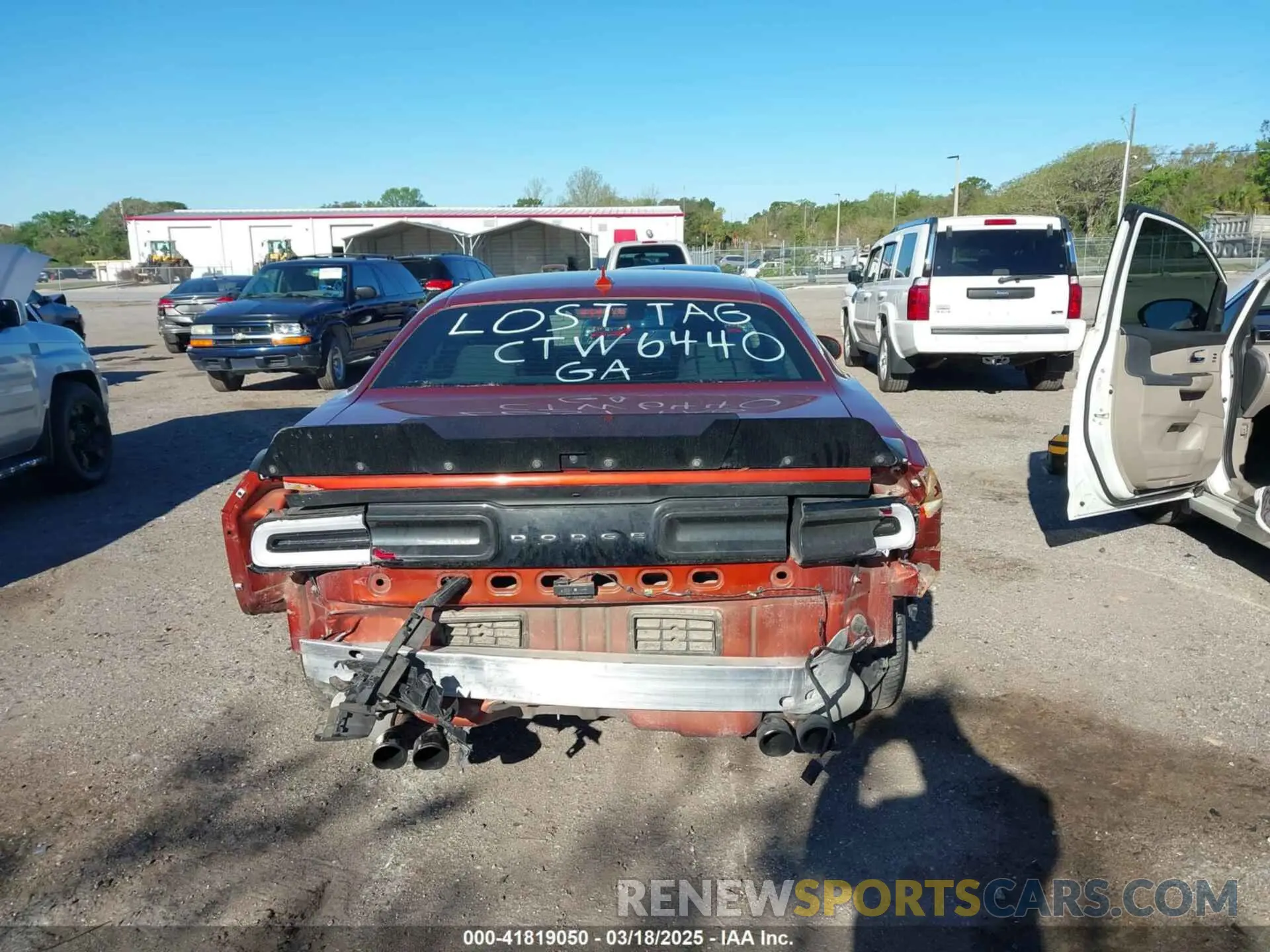17 Photograph of a damaged car 2C3CDZFJ1LH243603 DODGE CHALLENGER 2020