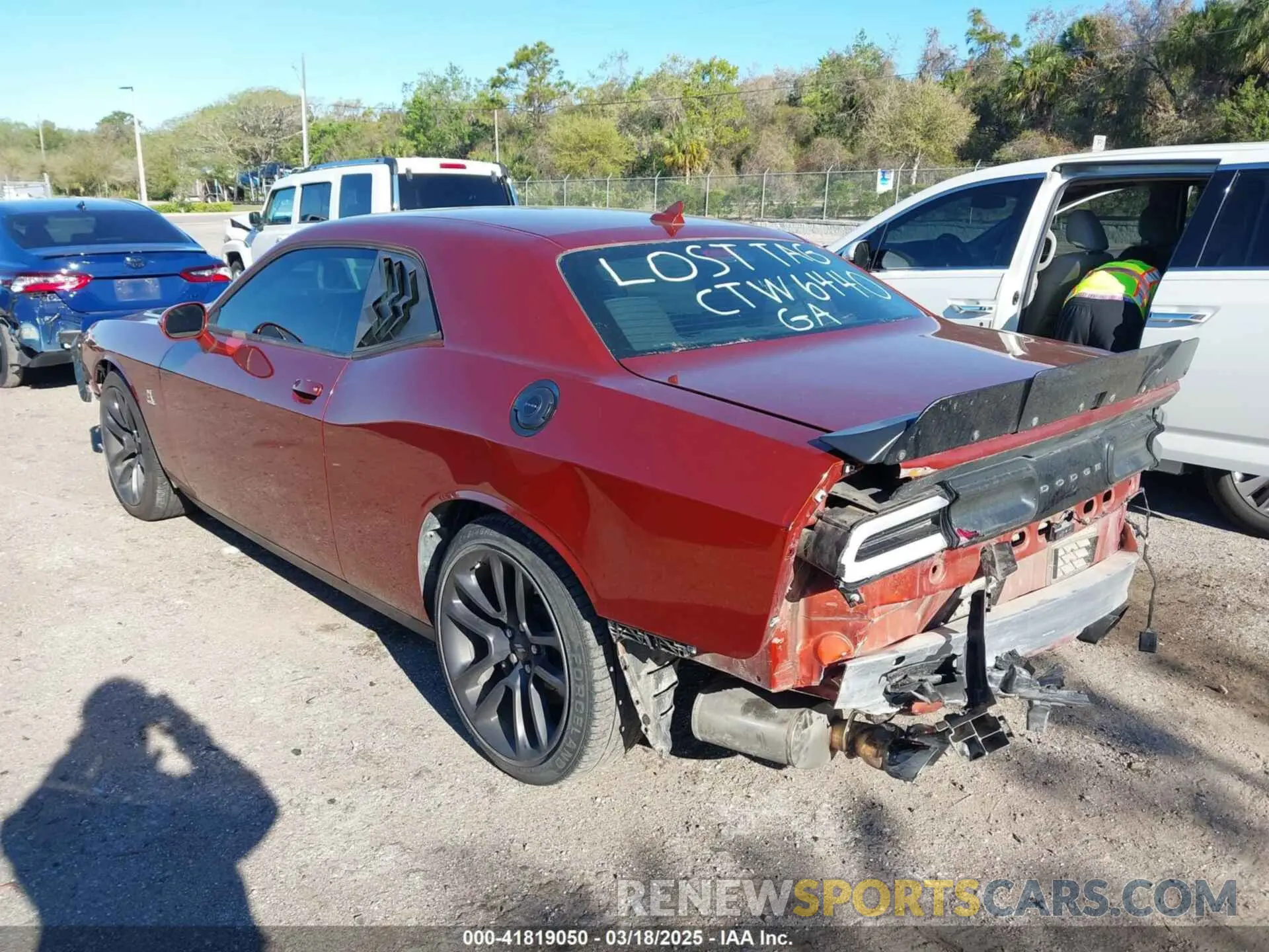 3 Photograph of a damaged car 2C3CDZFJ1LH243603 DODGE CHALLENGER 2020