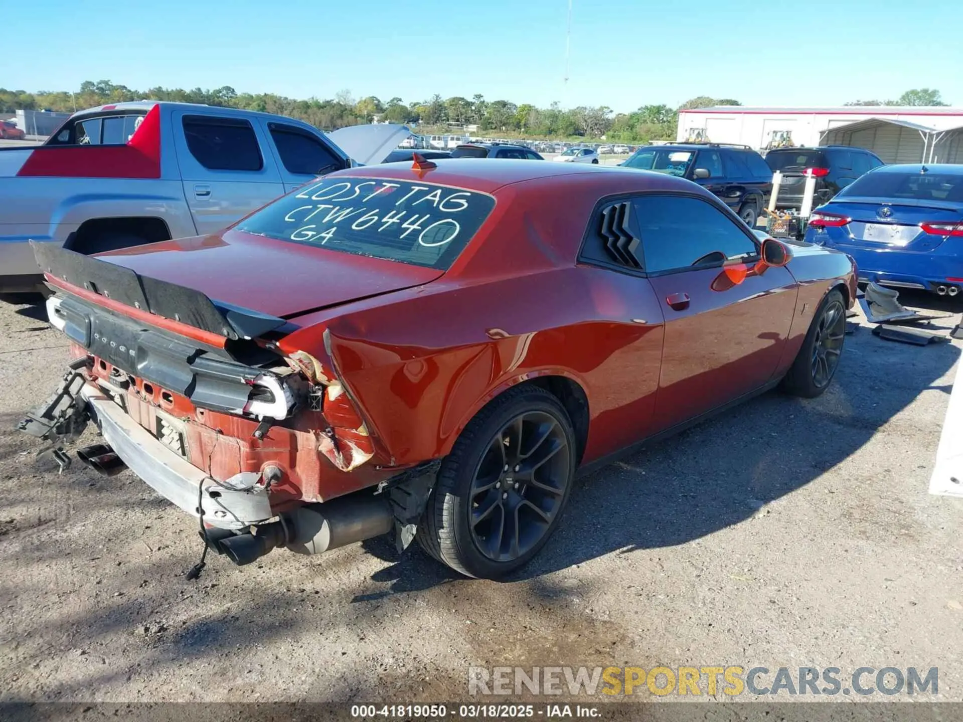 4 Photograph of a damaged car 2C3CDZFJ1LH243603 DODGE CHALLENGER 2020