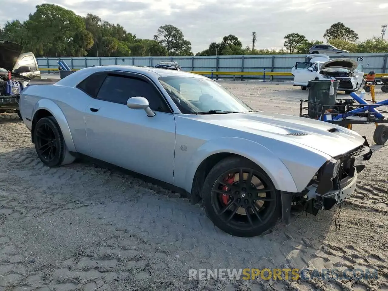 4 Photograph of a damaged car 2C3CDZFJ2LH125494 DODGE CHALLENGER 2020