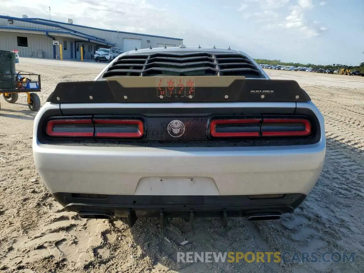 6 Photograph of a damaged car 2C3CDZFJ2LH125494 DODGE CHALLENGER 2020
