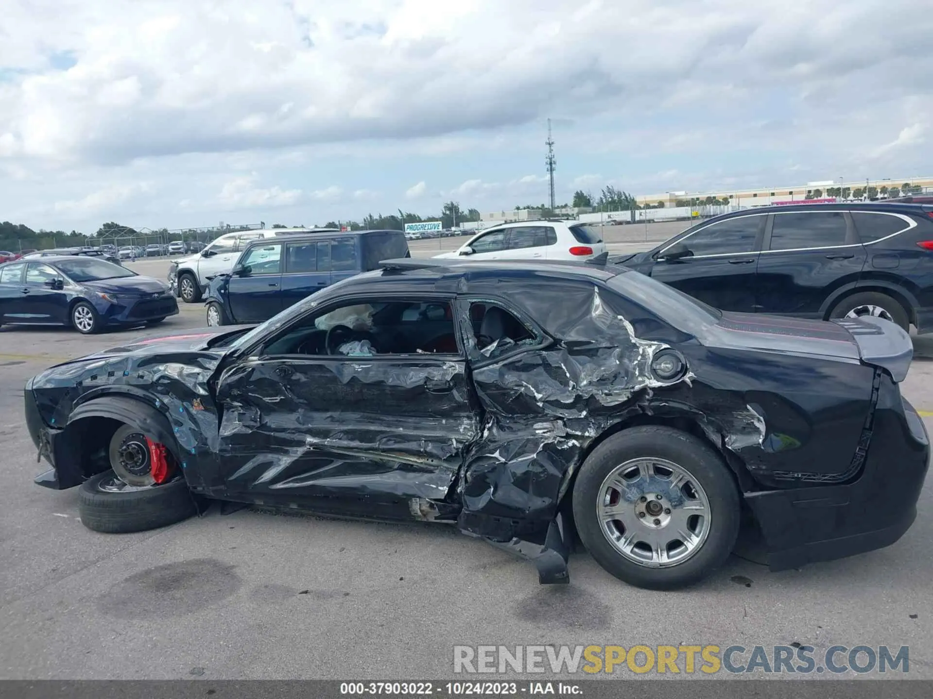 14 Photograph of a damaged car 2C3CDZFJ2LH203577 DODGE CHALLENGER 2020