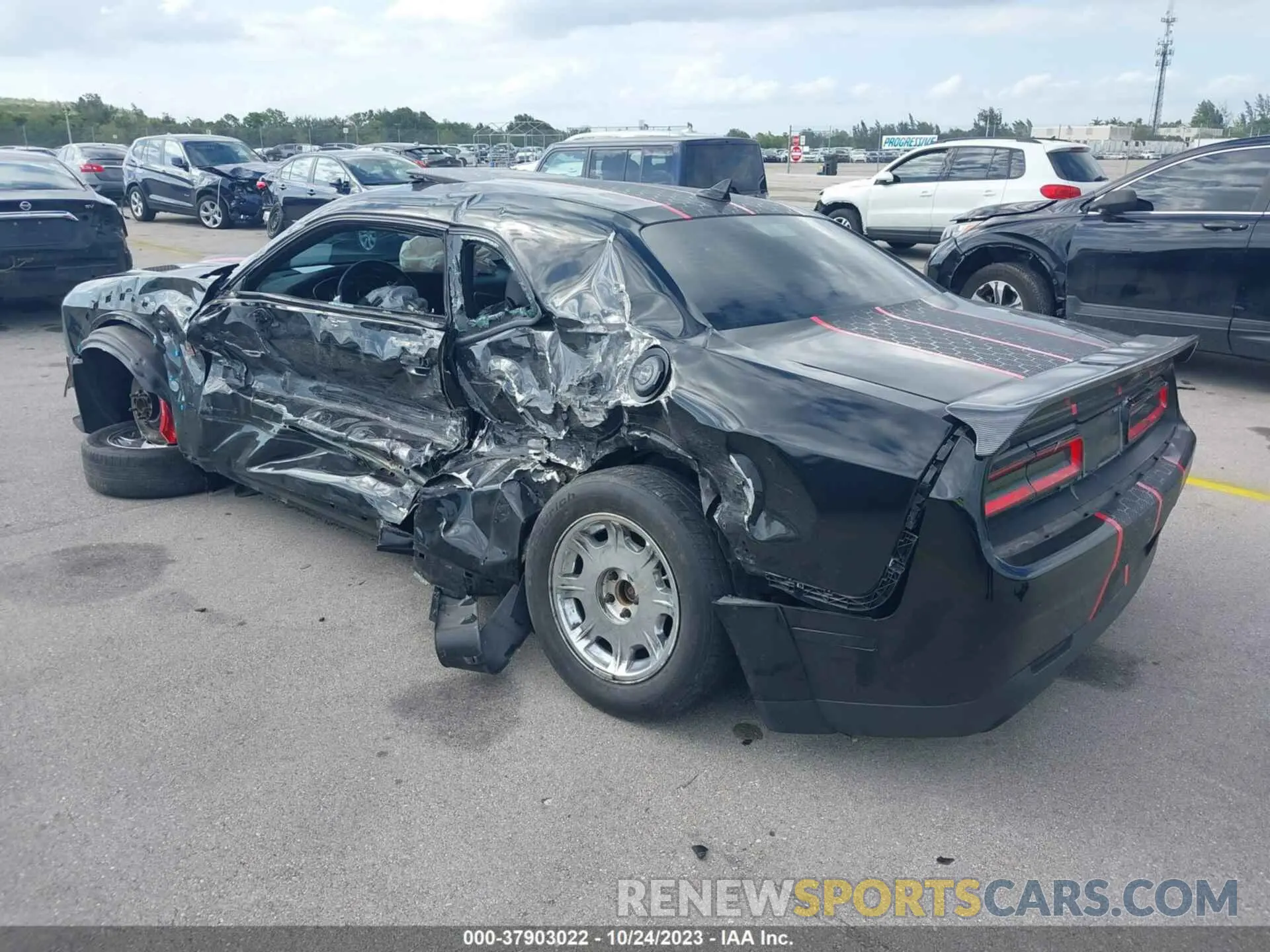 3 Photograph of a damaged car 2C3CDZFJ2LH203577 DODGE CHALLENGER 2020