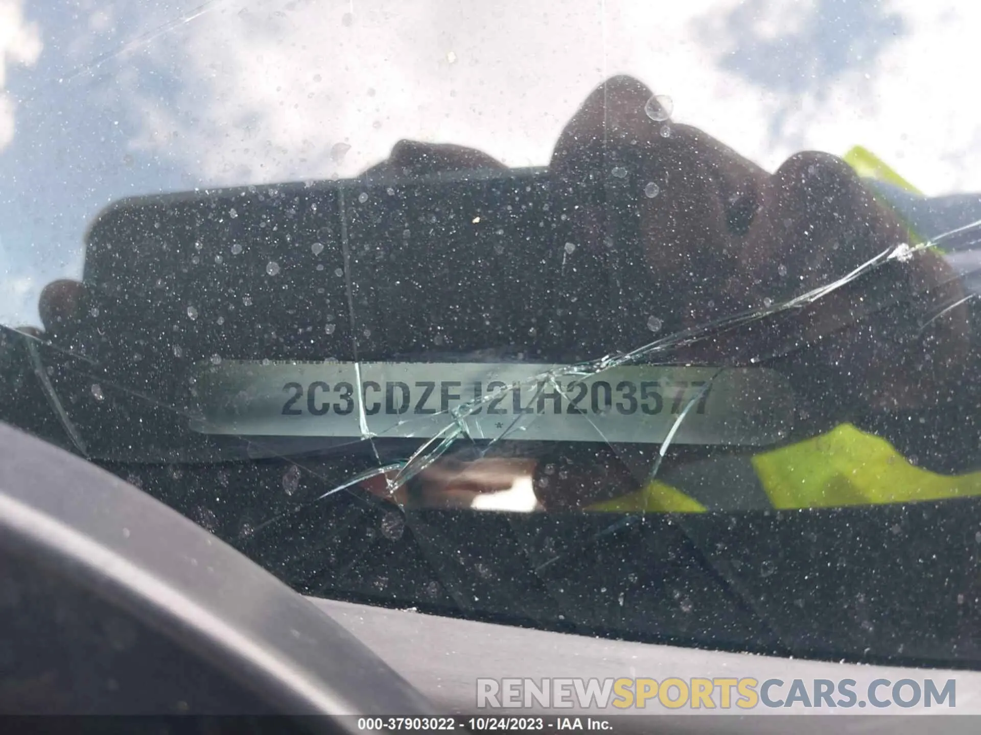 9 Photograph of a damaged car 2C3CDZFJ2LH203577 DODGE CHALLENGER 2020