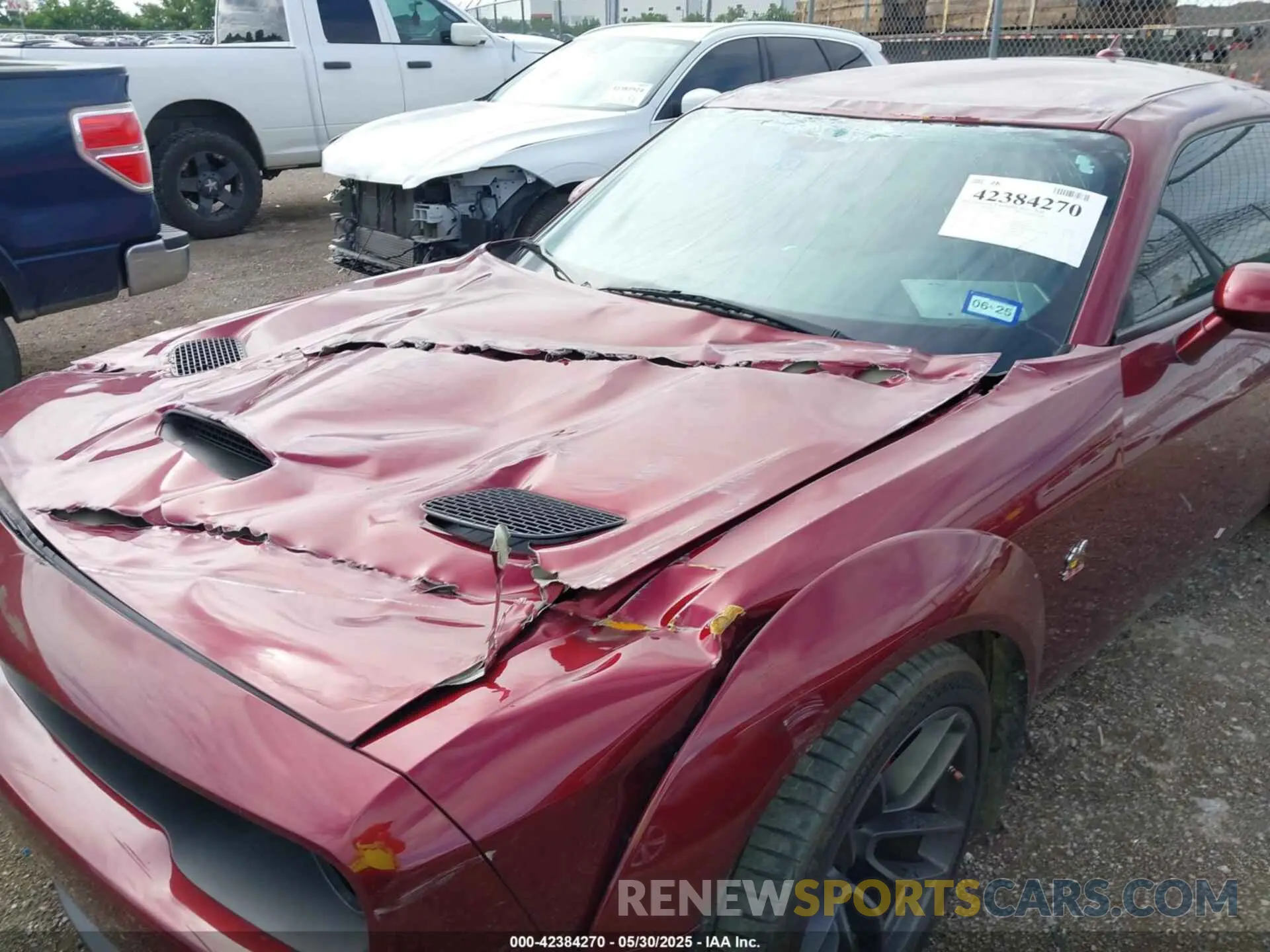 12 Photograph of a damaged car 2C3CDZFJ3LH235874 DODGE CHALLENGER 2020