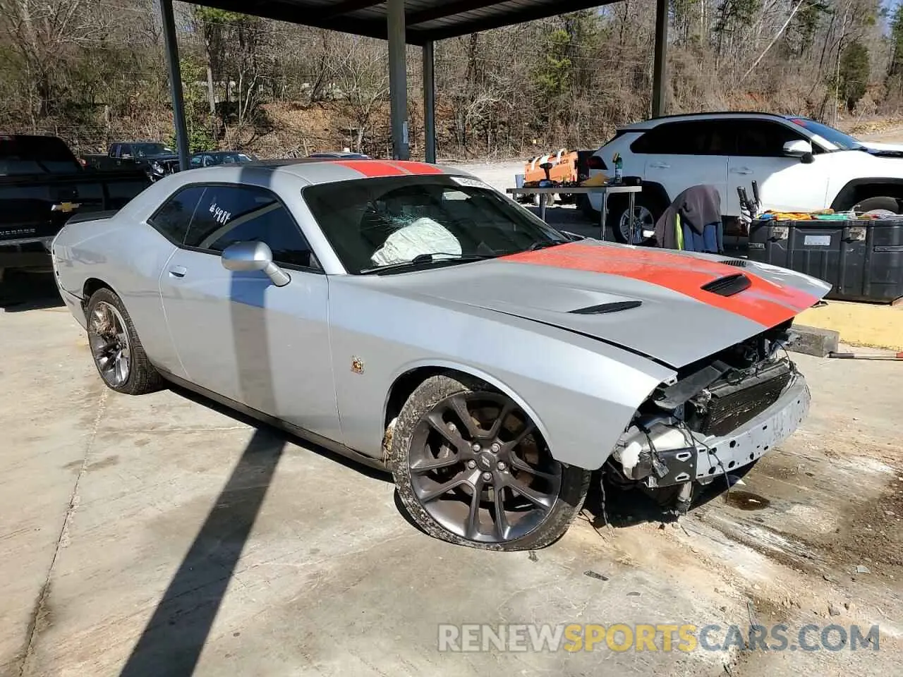 4 Photograph of a damaged car 2C3CDZFJ3LH246549 DODGE CHALLENGER 2020