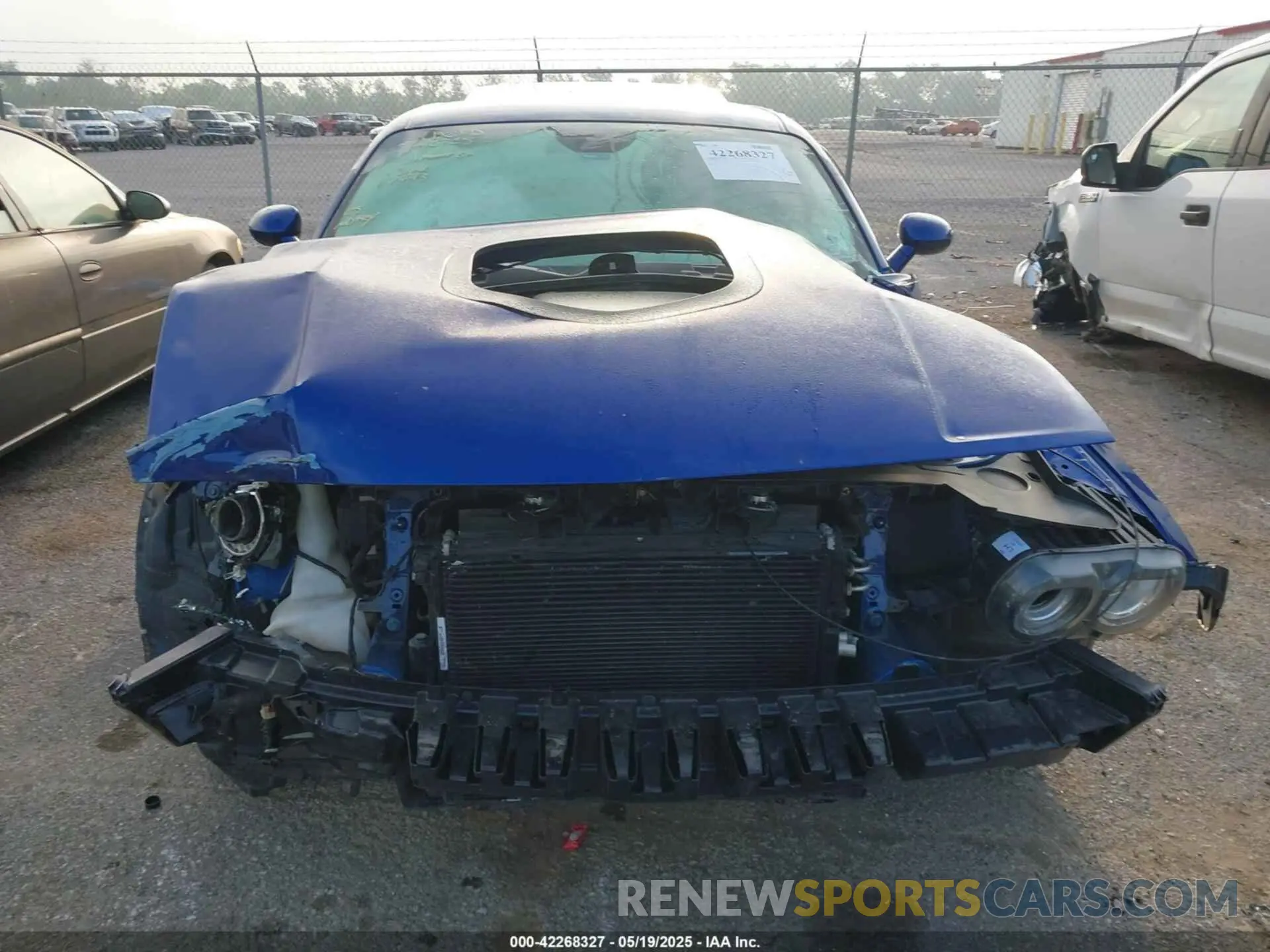 11 Photograph of a damaged car 2C3CDZFJ4LH117493 DODGE CHALLENGER 2020