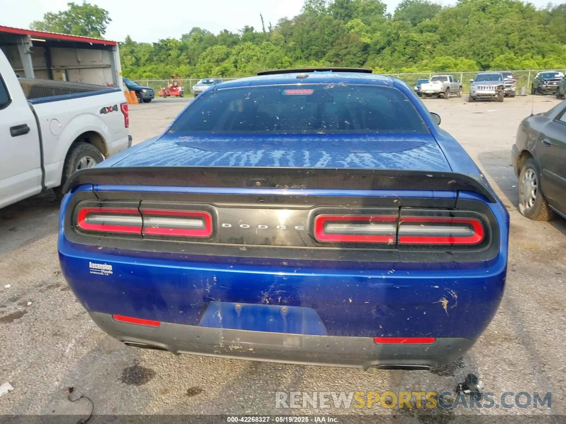 15 Photograph of a damaged car 2C3CDZFJ4LH117493 DODGE CHALLENGER 2020