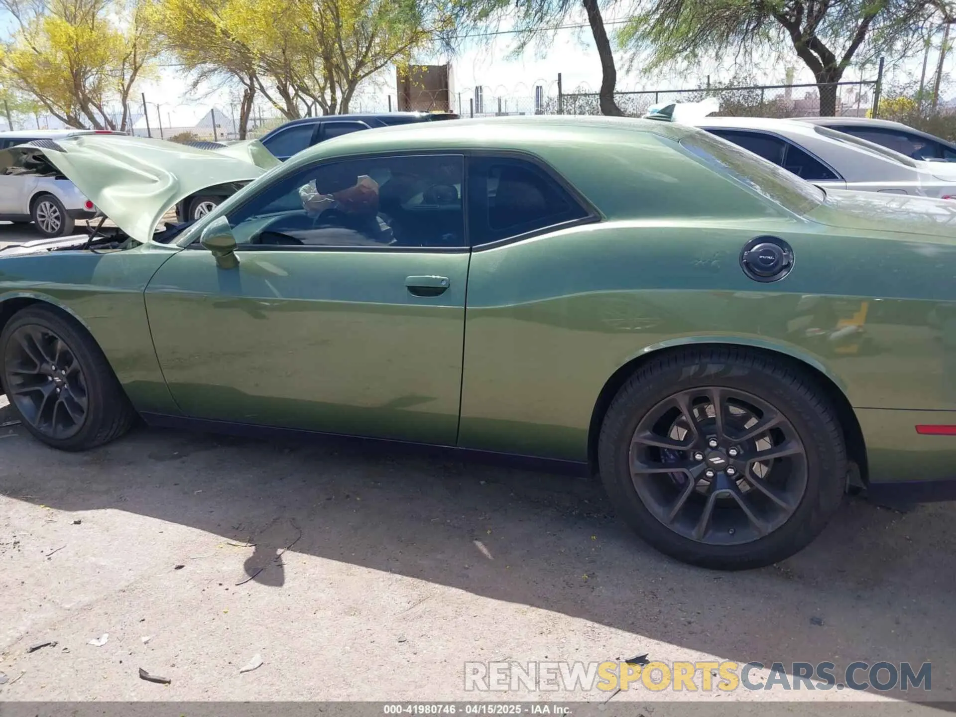 14 Photograph of a damaged car 2C3CDZFJ4LH156844 DODGE CHALLENGER 2020