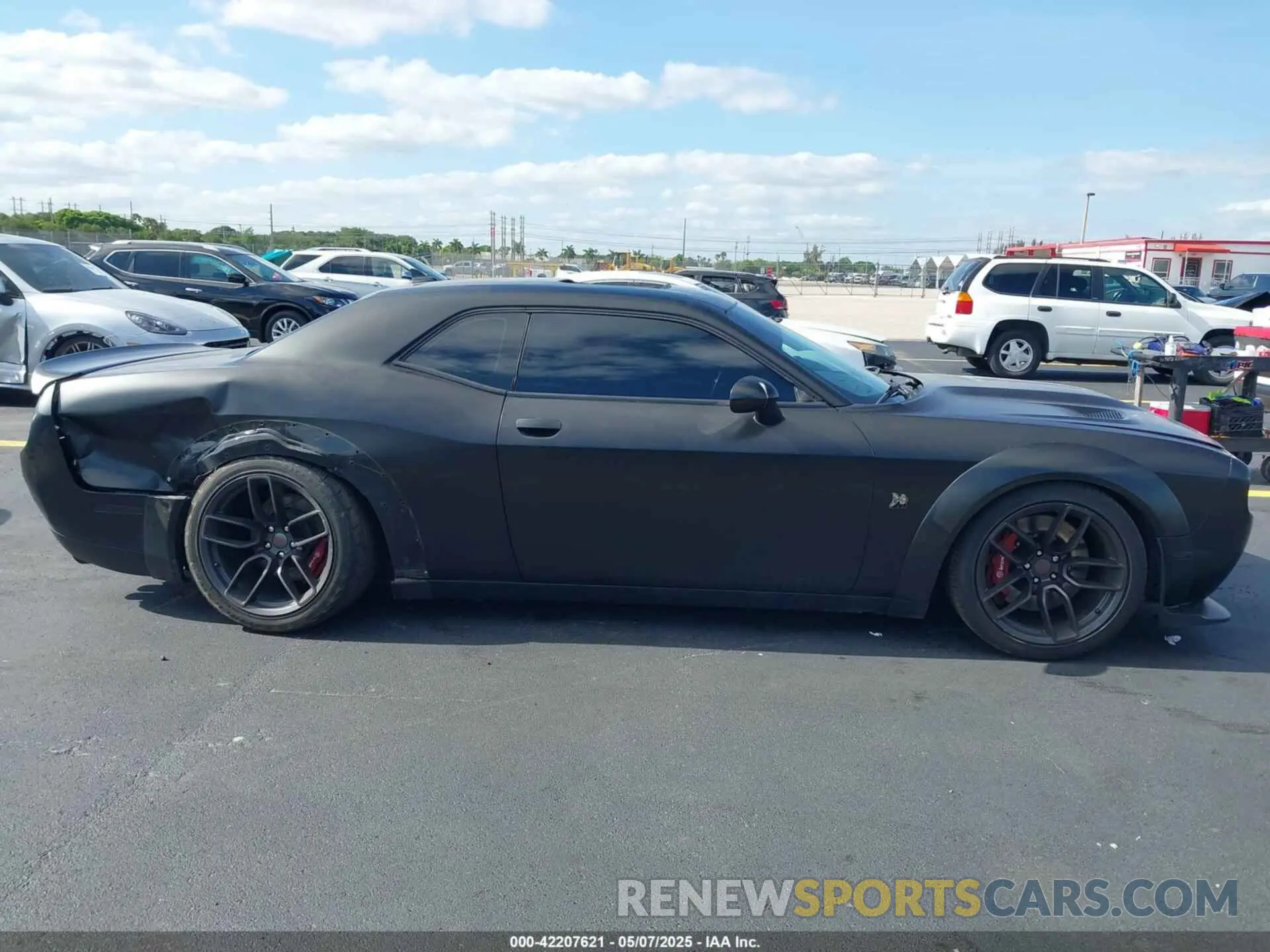 13 Photograph of a damaged car 2C3CDZFJ5LH103926 DODGE CHALLENGER 2020