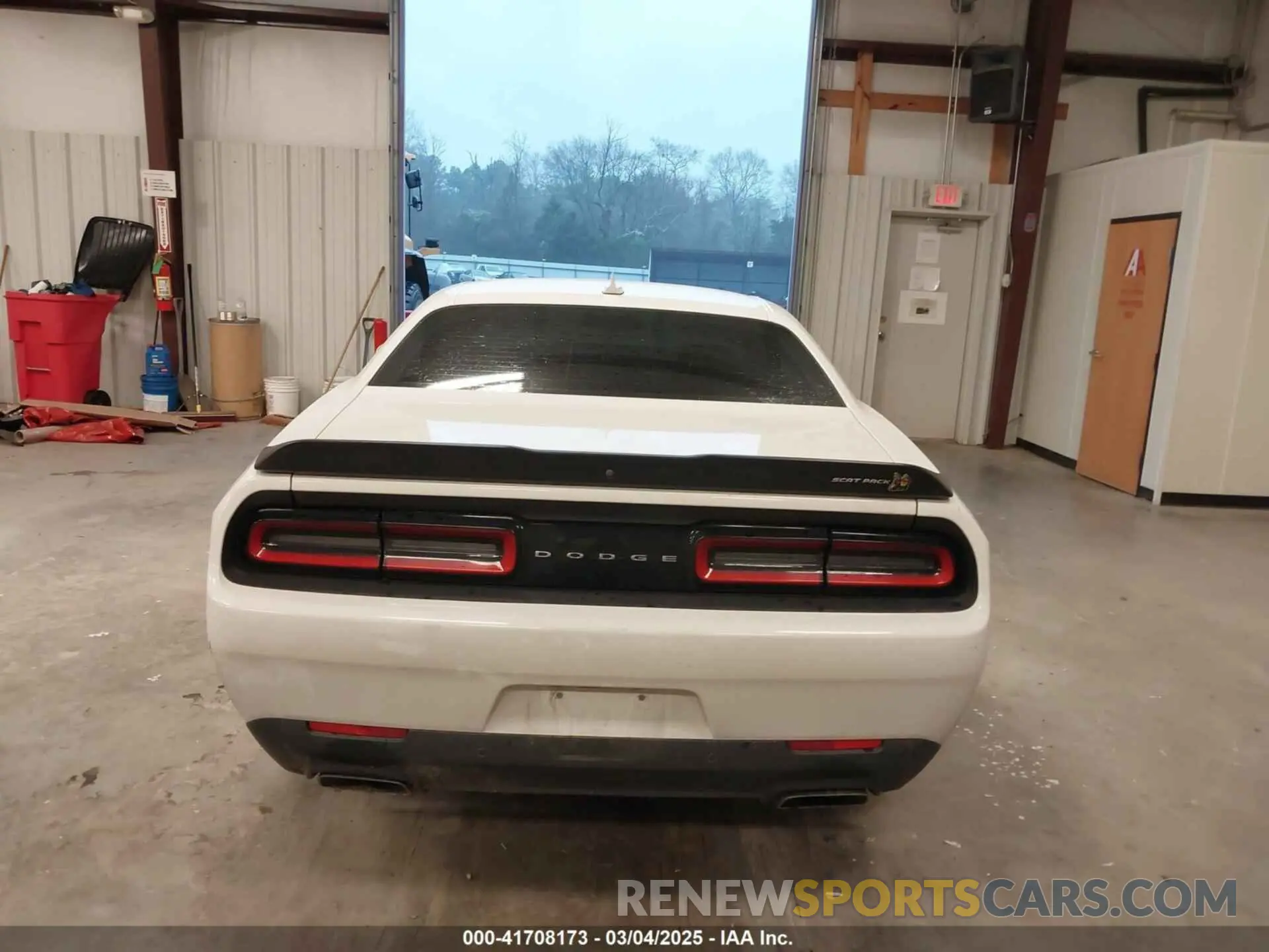 17 Photograph of a damaged car 2C3CDZFJ5LH132746 DODGE CHALLENGER 2020
