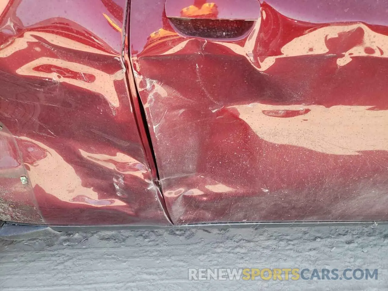 10 Photograph of a damaged car 2C3CDZFJ5LH205923 DODGE CHALLENGER 2020