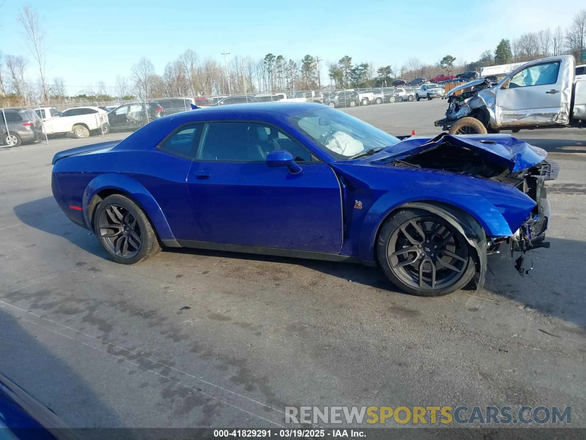 13 Photograph of a damaged car 2C3CDZFJ6LH156392 DODGE CHALLENGER 2020