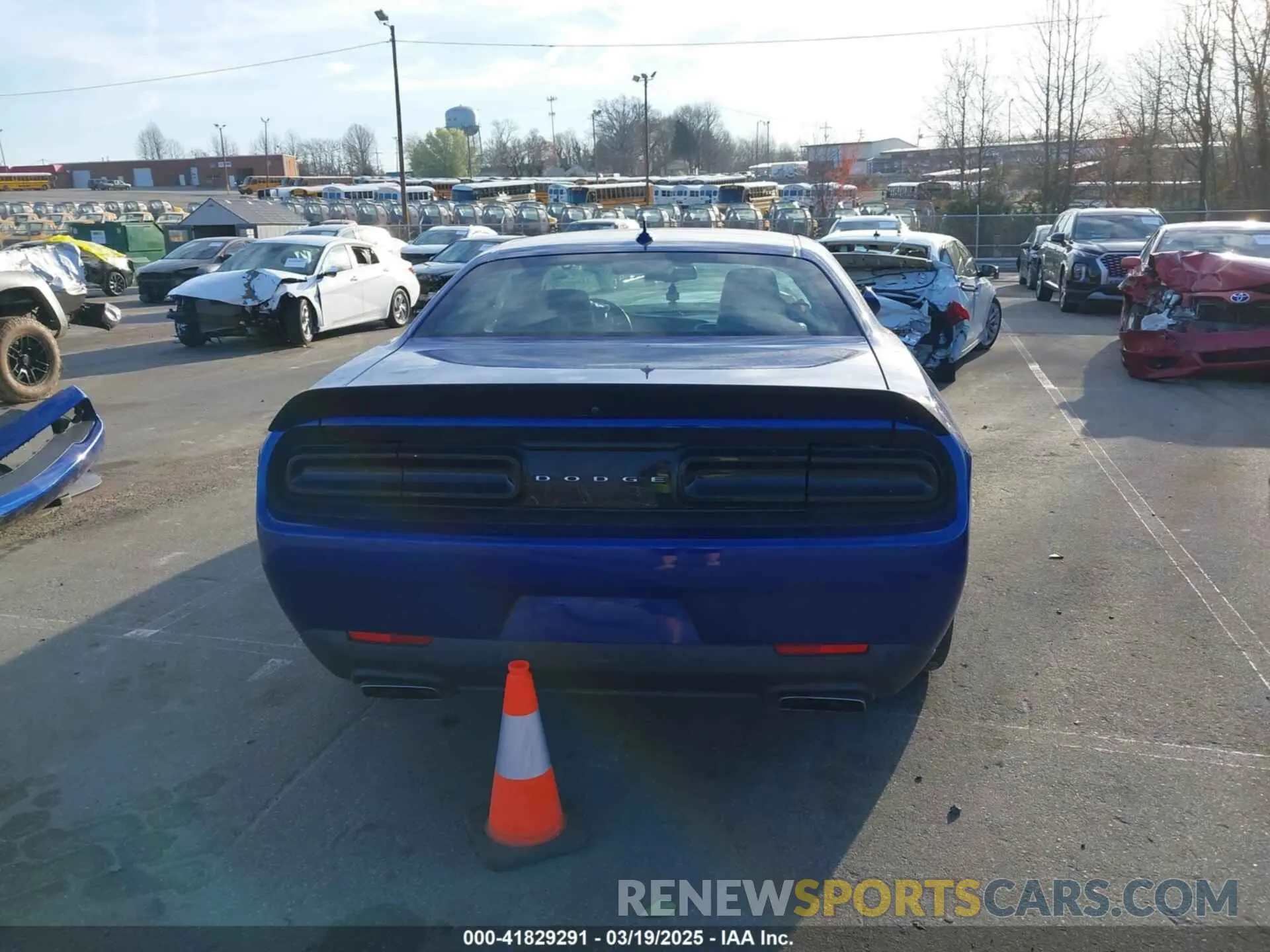16 Photograph of a damaged car 2C3CDZFJ6LH156392 DODGE CHALLENGER 2020