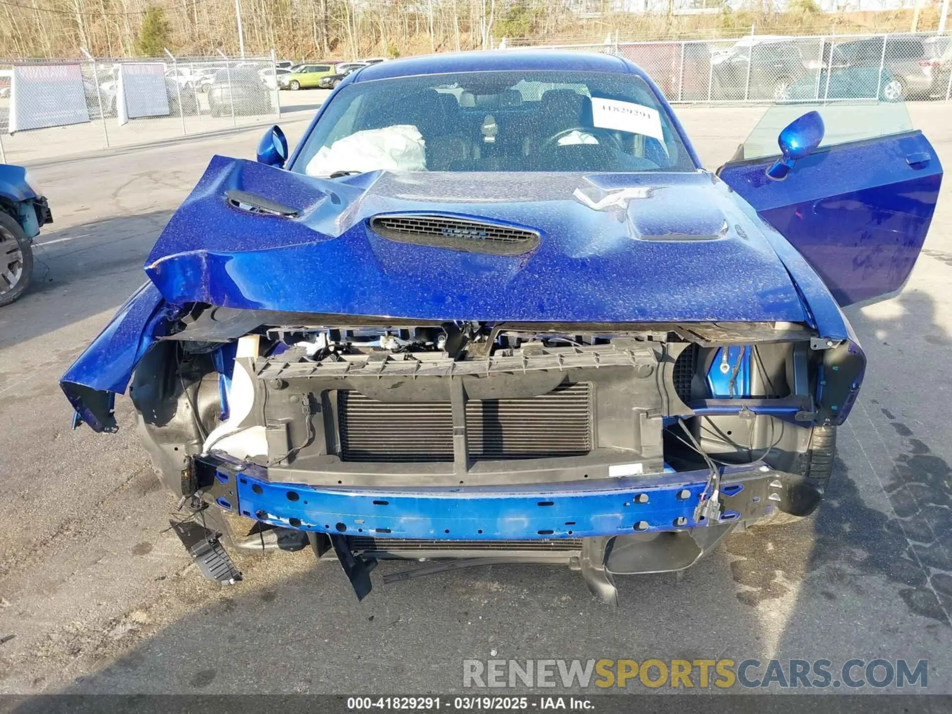 6 Photograph of a damaged car 2C3CDZFJ6LH156392 DODGE CHALLENGER 2020