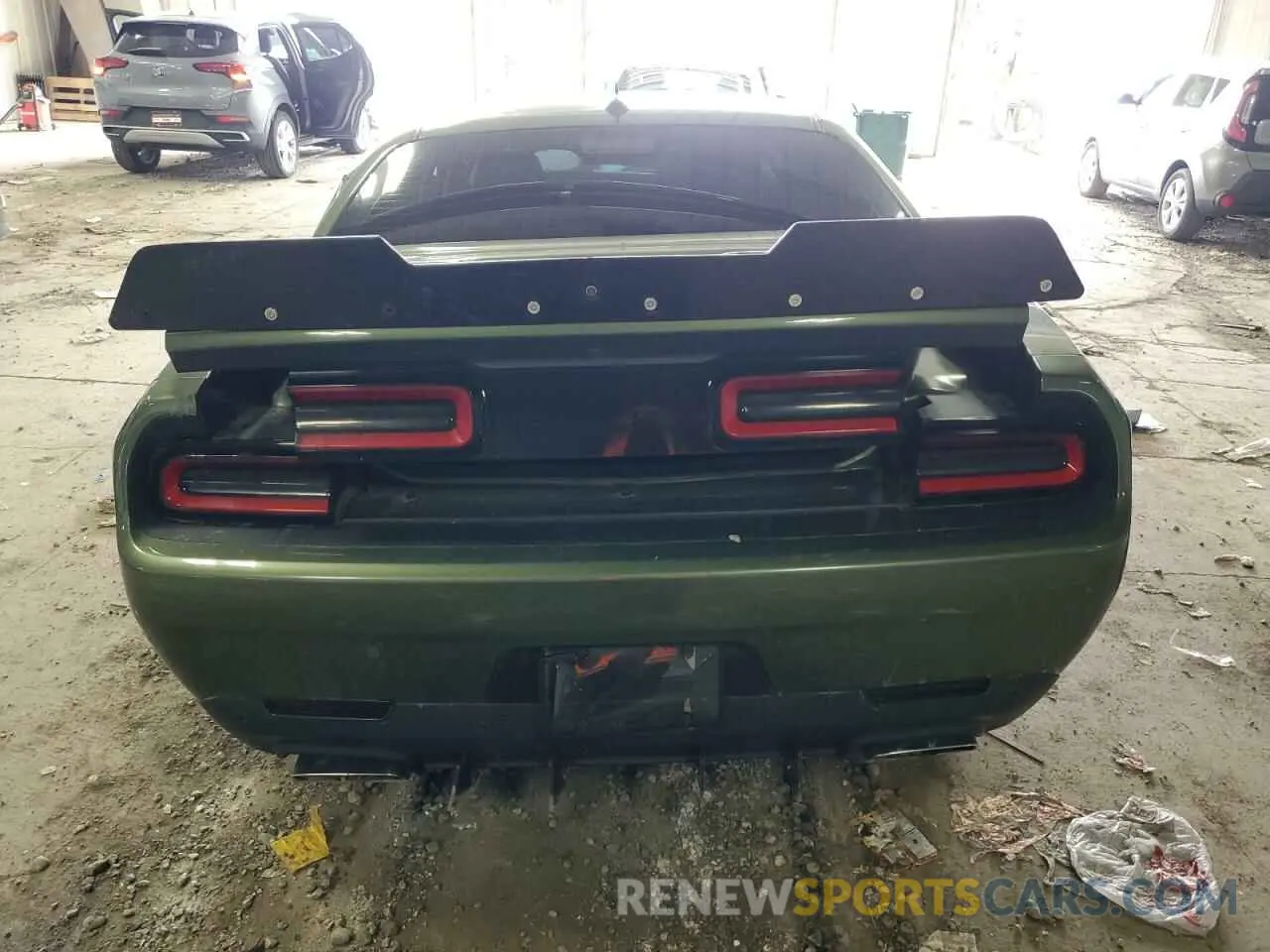 6 Photograph of a damaged car 2C3CDZFJ6LH236677 DODGE CHALLENGER 2020