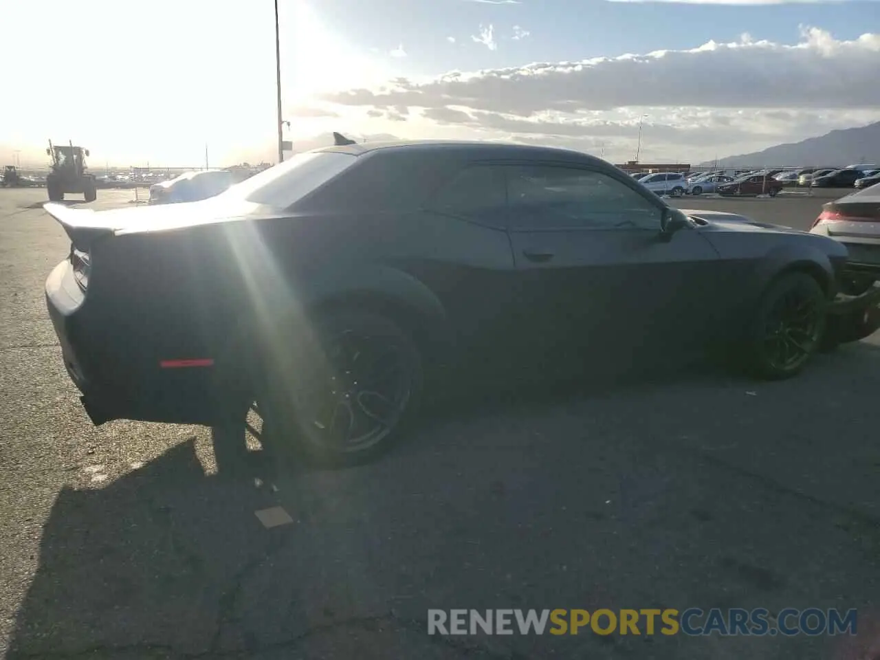 3 Photograph of a damaged car 2C3CDZFJ7LH142808 DODGE CHALLENGER 2020