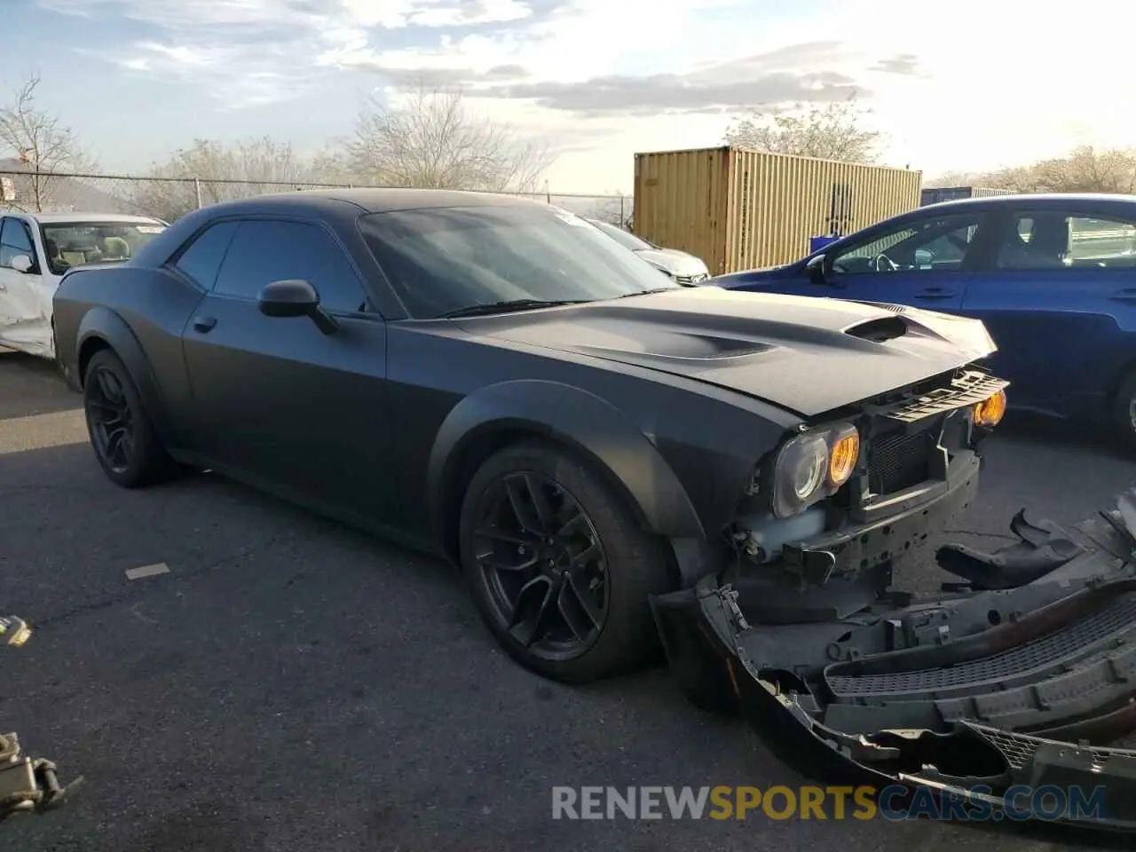 4 Photograph of a damaged car 2C3CDZFJ7LH142808 DODGE CHALLENGER 2020