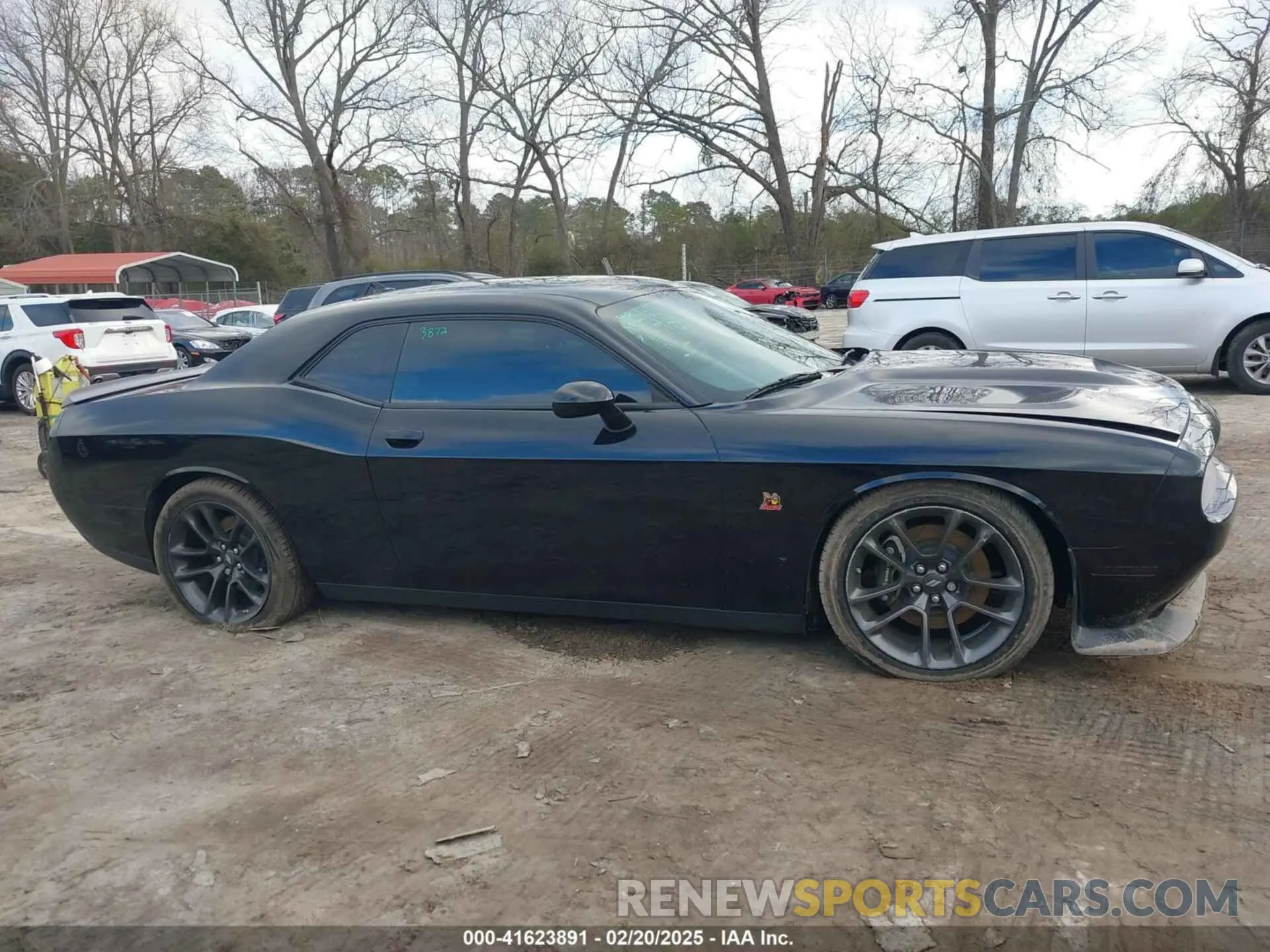 13 Photograph of a damaged car 2C3CDZFJ7LH239877 DODGE CHALLENGER 2020