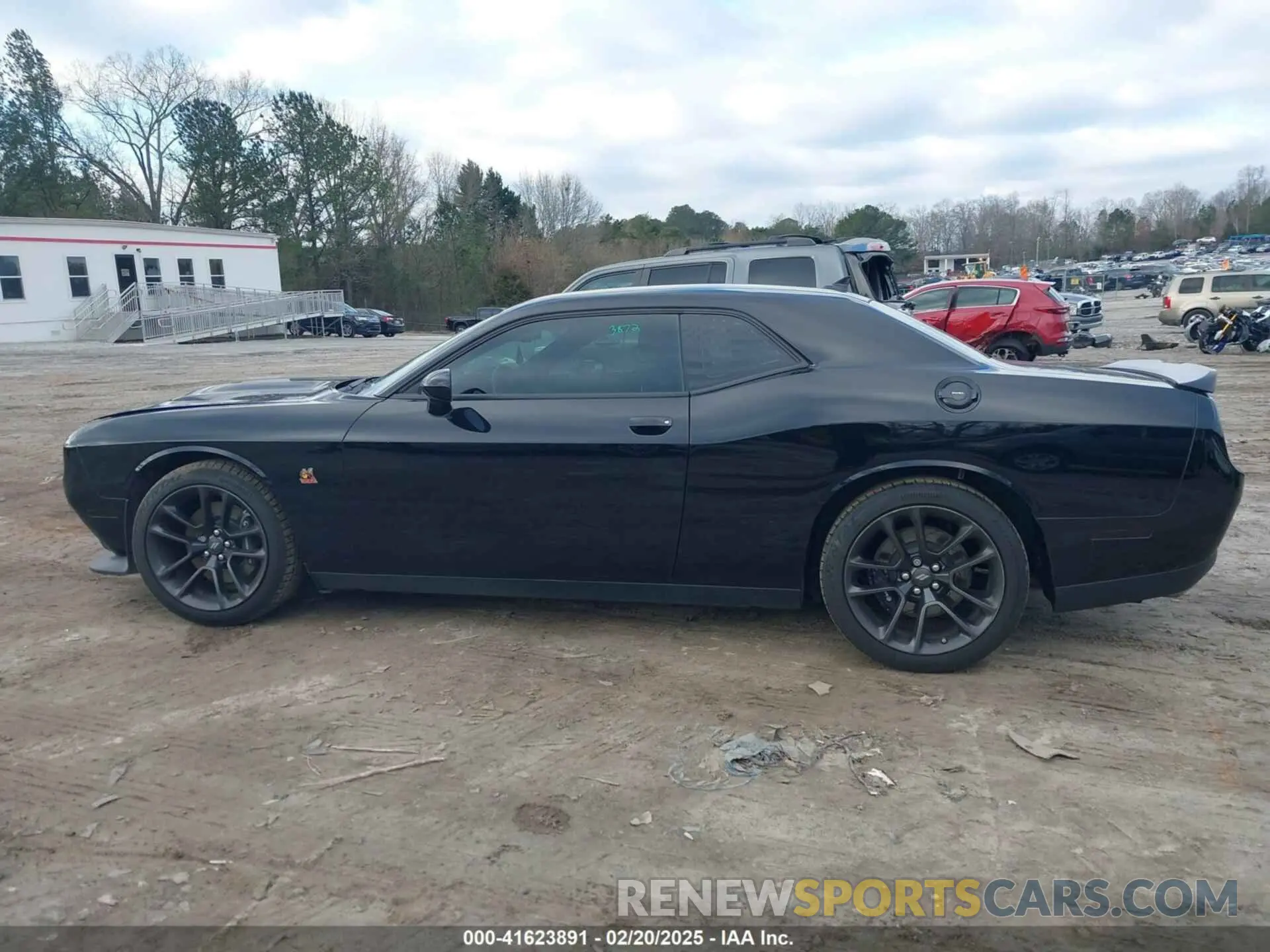 14 Photograph of a damaged car 2C3CDZFJ7LH239877 DODGE CHALLENGER 2020