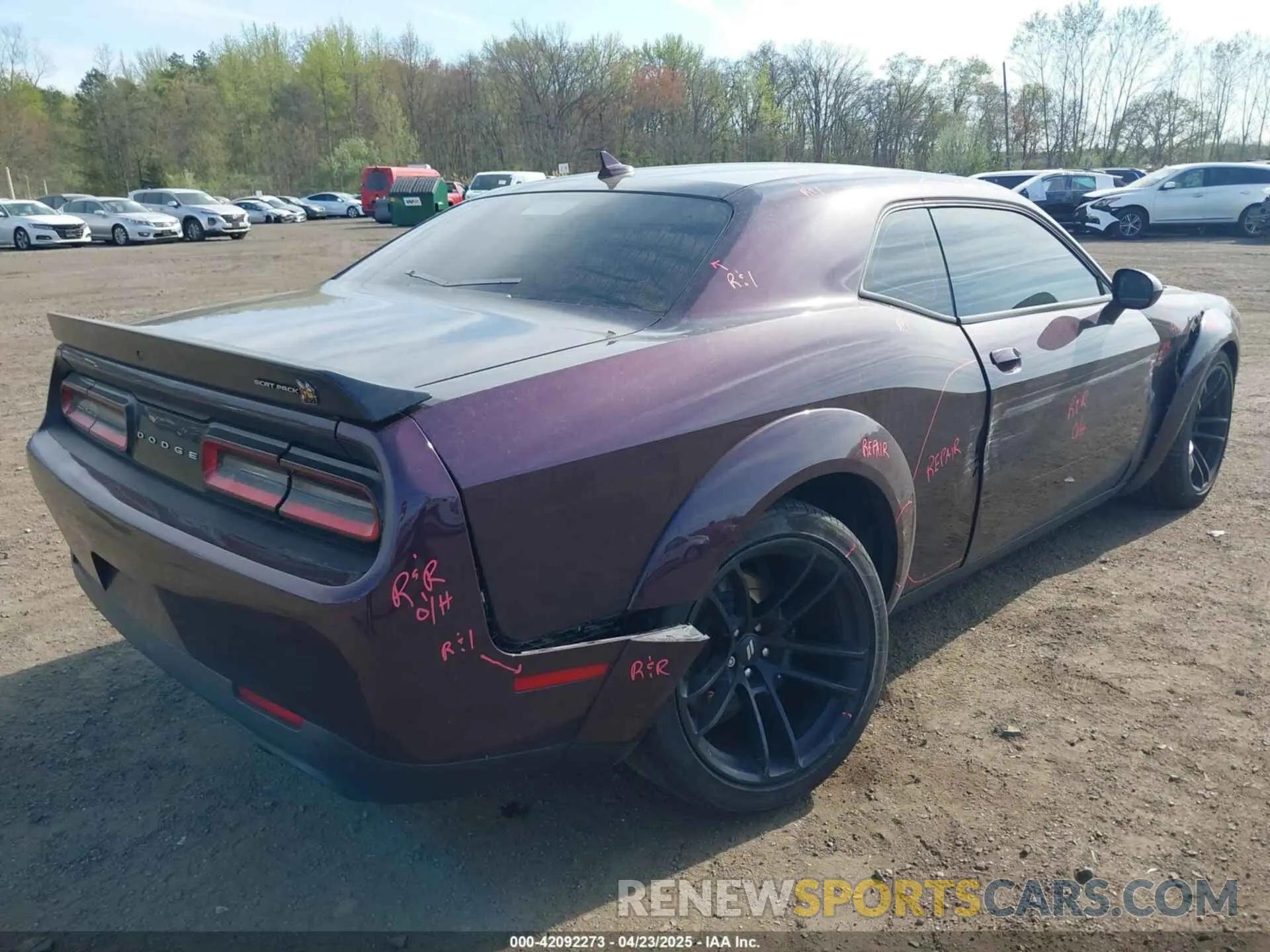 18 Photograph of a damaged car 2C3CDZFJ8LH222764 DODGE CHALLENGER 2020