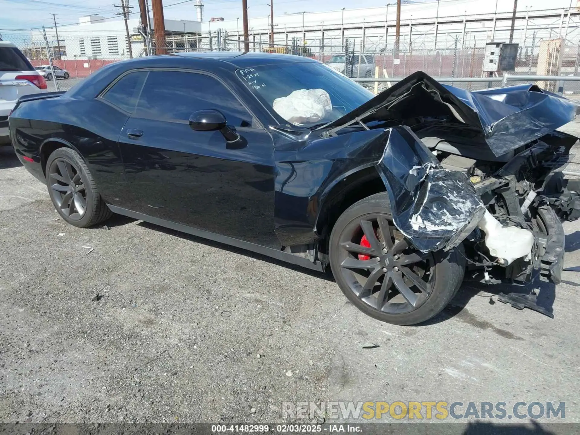 1 Photograph of a damaged car 2C3CDZJG0LH159512 DODGE CHALLENGER 2020
