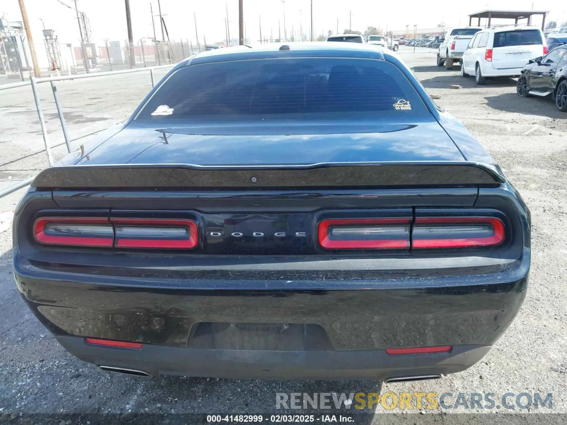 17 Photograph of a damaged car 2C3CDZJG0LH159512 DODGE CHALLENGER 2020