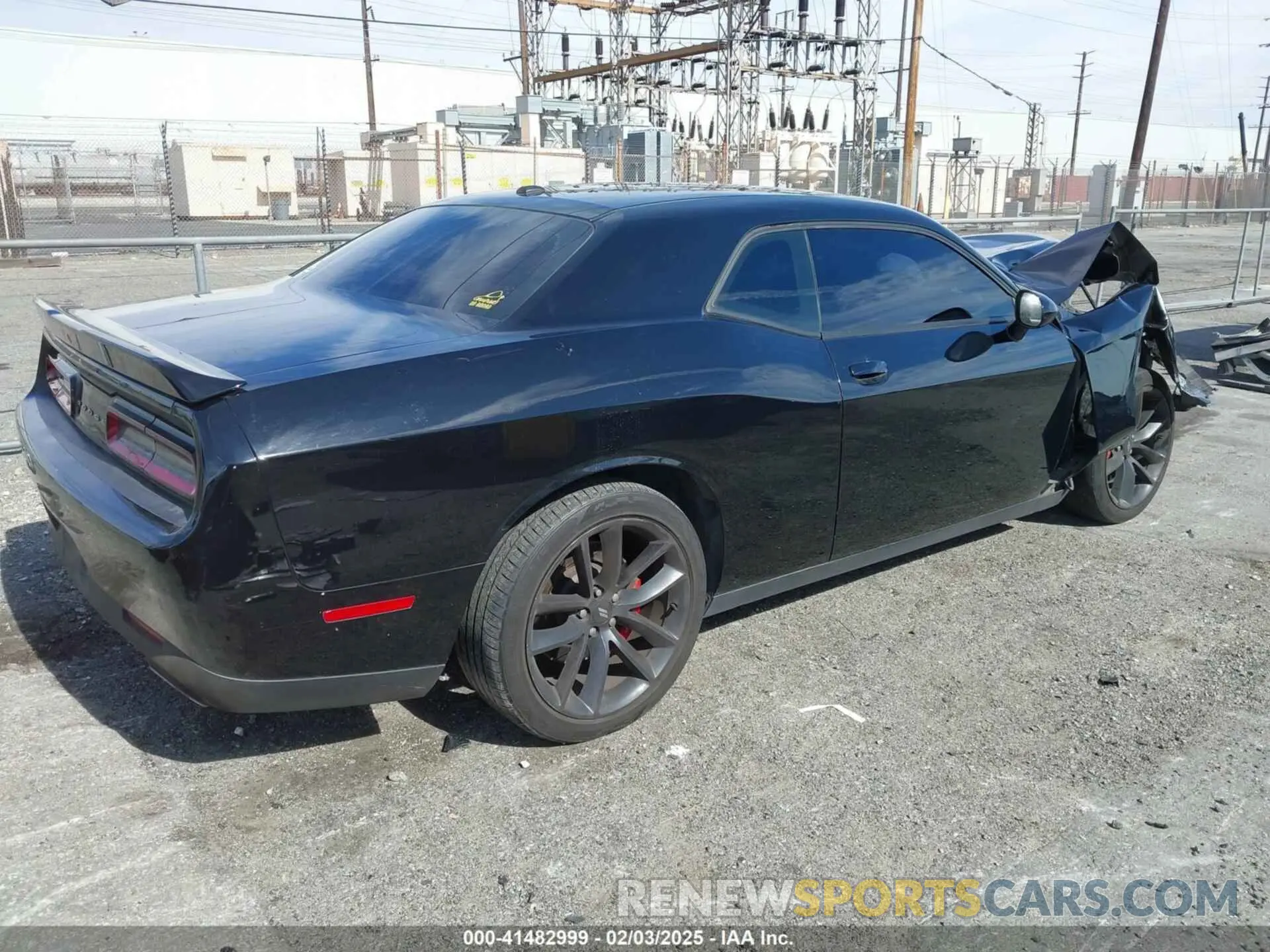 4 Photograph of a damaged car 2C3CDZJG0LH159512 DODGE CHALLENGER 2020