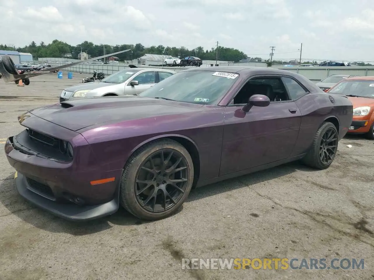 1 Photograph of a damaged car 2C3CDZJG0LH215304 DODGE CHALLENGER 2020