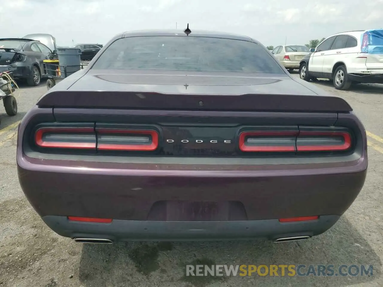 6 Photograph of a damaged car 2C3CDZJG0LH215304 DODGE CHALLENGER 2020