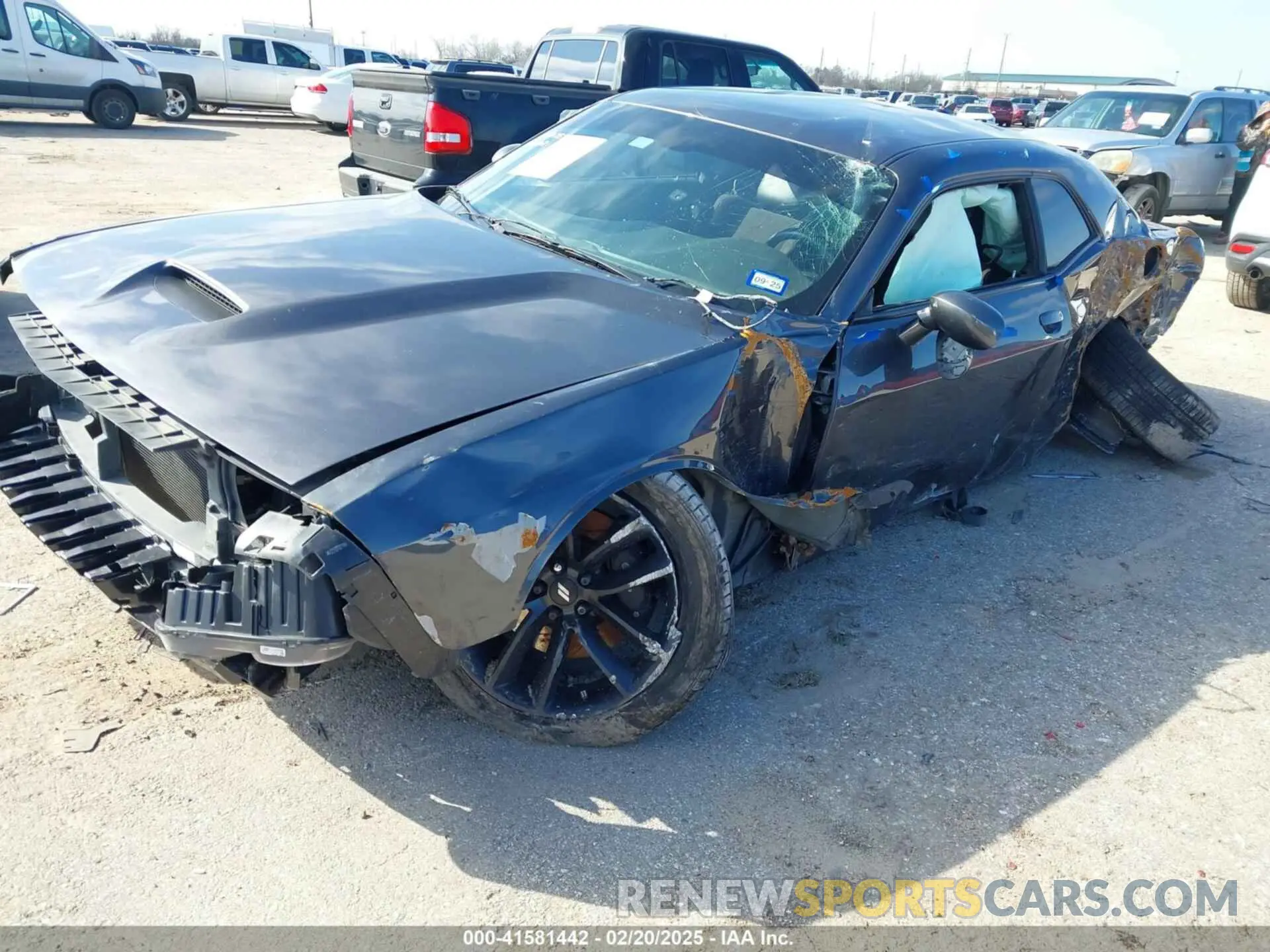 2 Photograph of a damaged car 2C3CDZJG0LH217506 DODGE CHALLENGER 2020