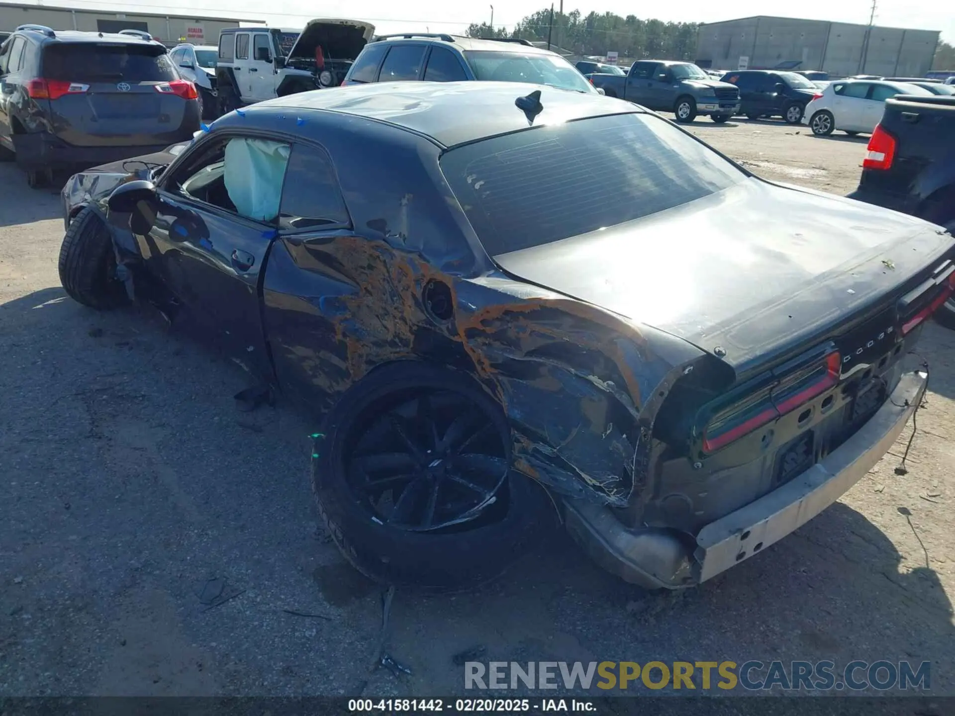 3 Photograph of a damaged car 2C3CDZJG0LH217506 DODGE CHALLENGER 2020
