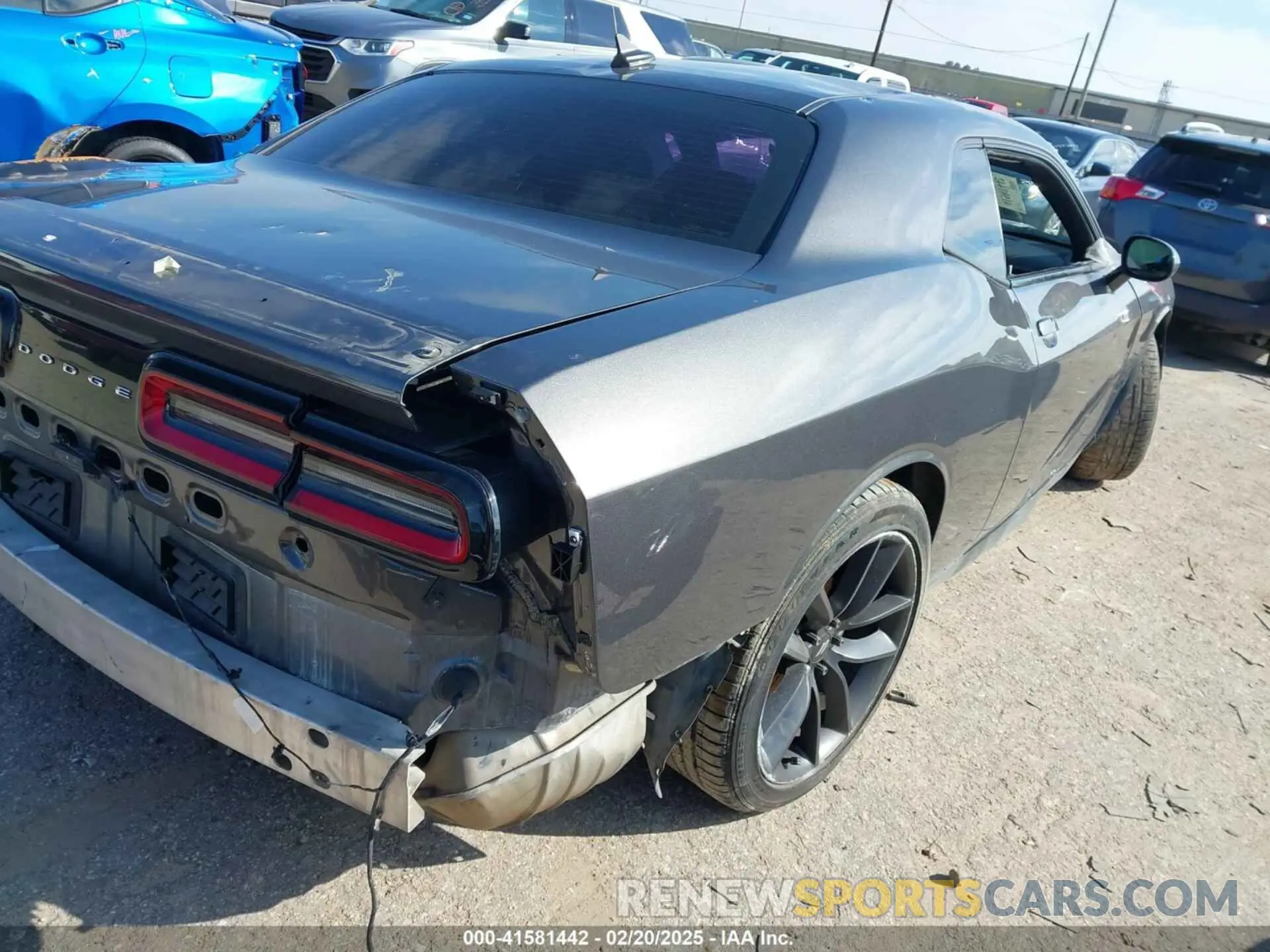4 Photograph of a damaged car 2C3CDZJG0LH217506 DODGE CHALLENGER 2020