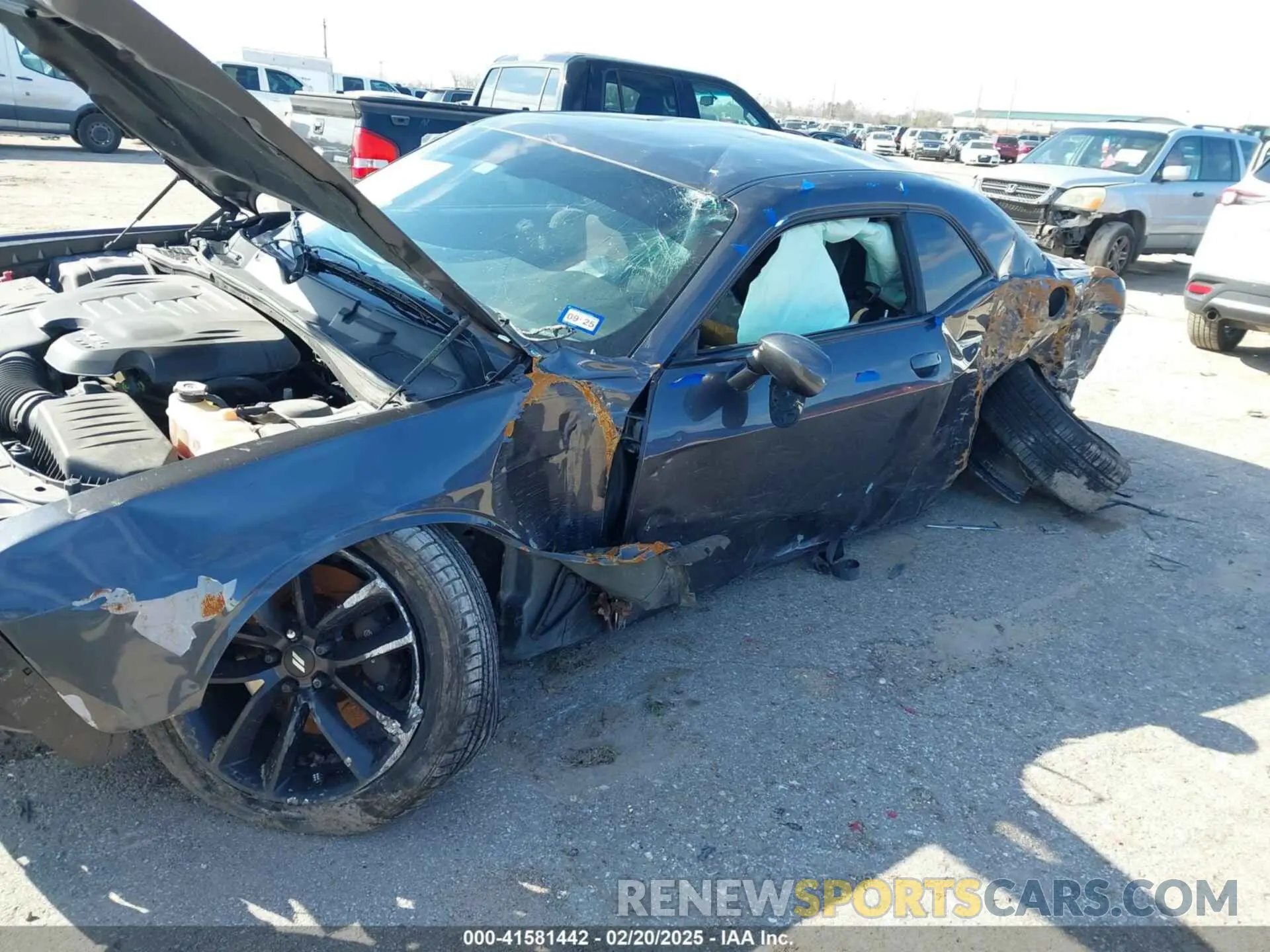 6 Photograph of a damaged car 2C3CDZJG0LH217506 DODGE CHALLENGER 2020