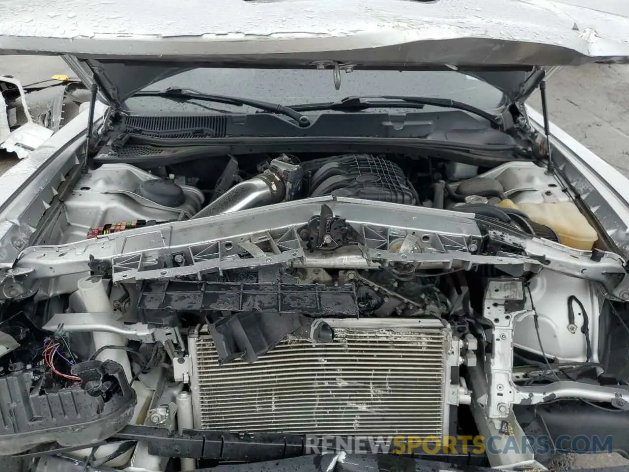 11 Photograph of a damaged car 2C3CDZJG3LH105704 DODGE CHALLENGER 2020