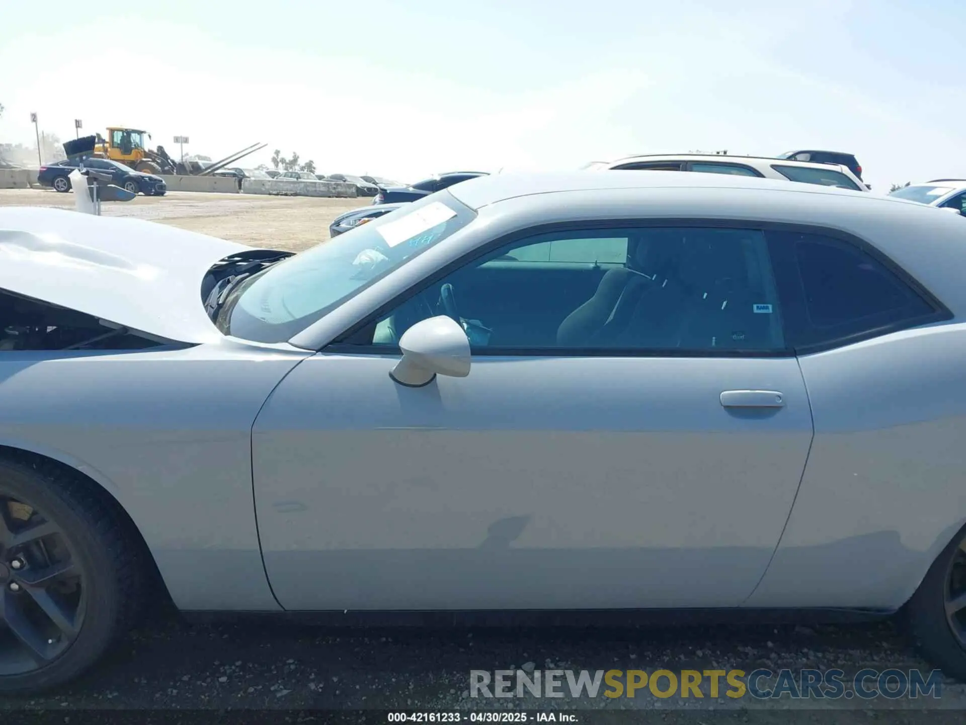 14 Photograph of a damaged car 2C3CDZJG4LH250475 DODGE CHALLENGER 2020