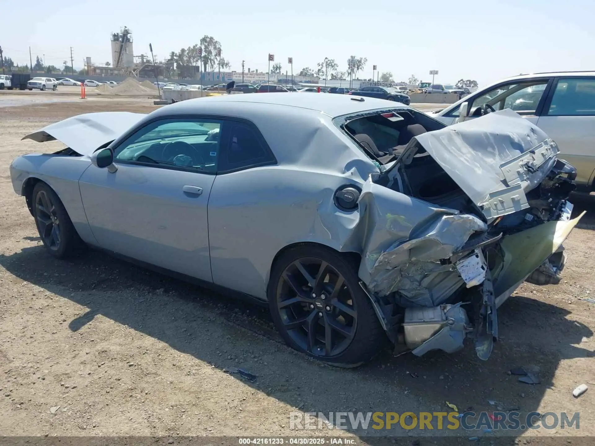 3 Photograph of a damaged car 2C3CDZJG4LH250475 DODGE CHALLENGER 2020