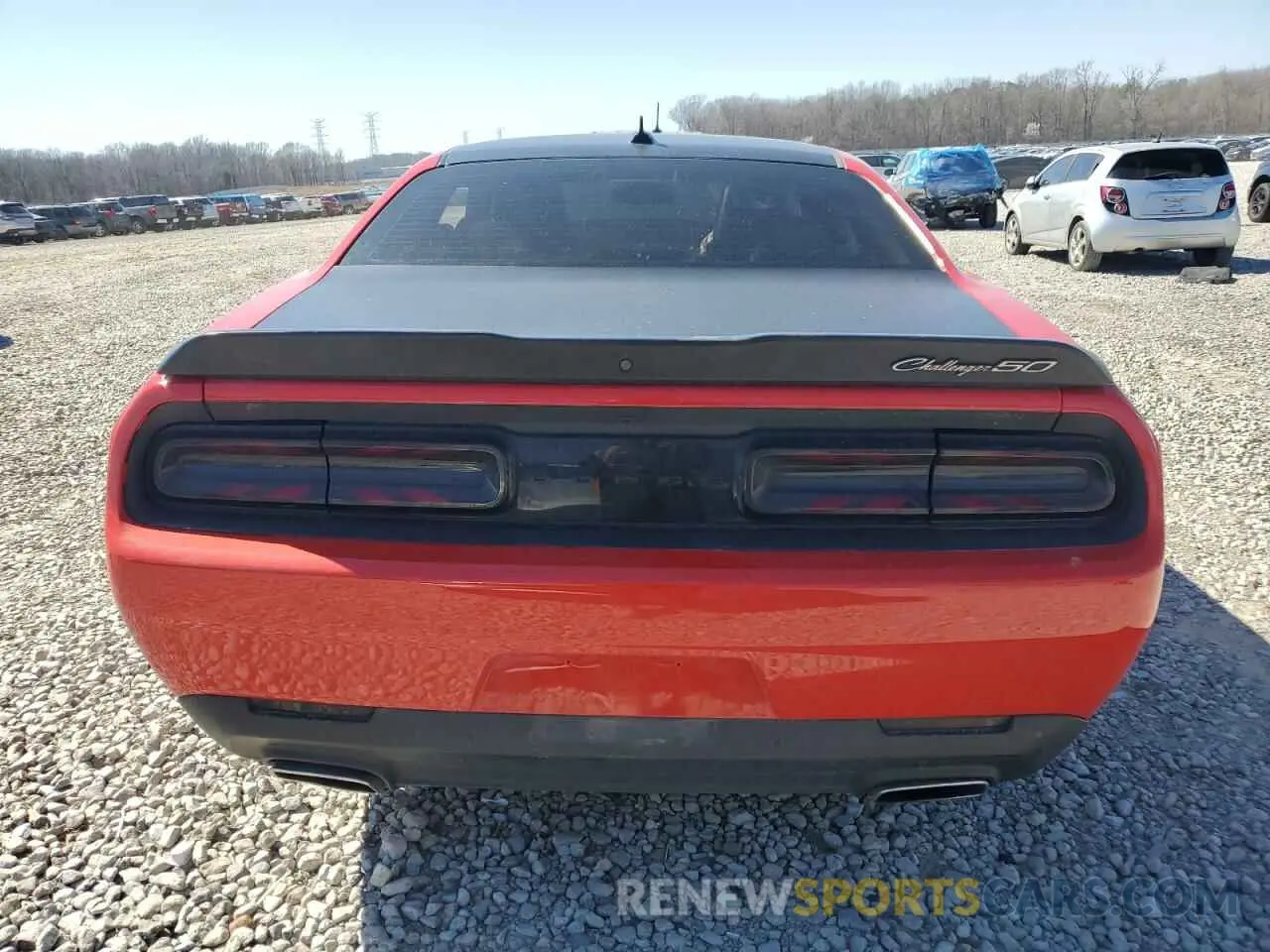 6 Photograph of a damaged car 2C3CDZJG5LH138607 DODGE CHALLENGER 2020
