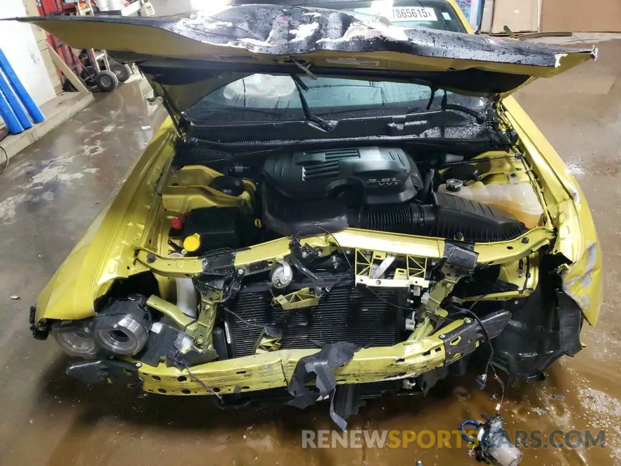 11 Photograph of a damaged car 2C3CDZJG5LH235743 DODGE CHALLENGER 2020
