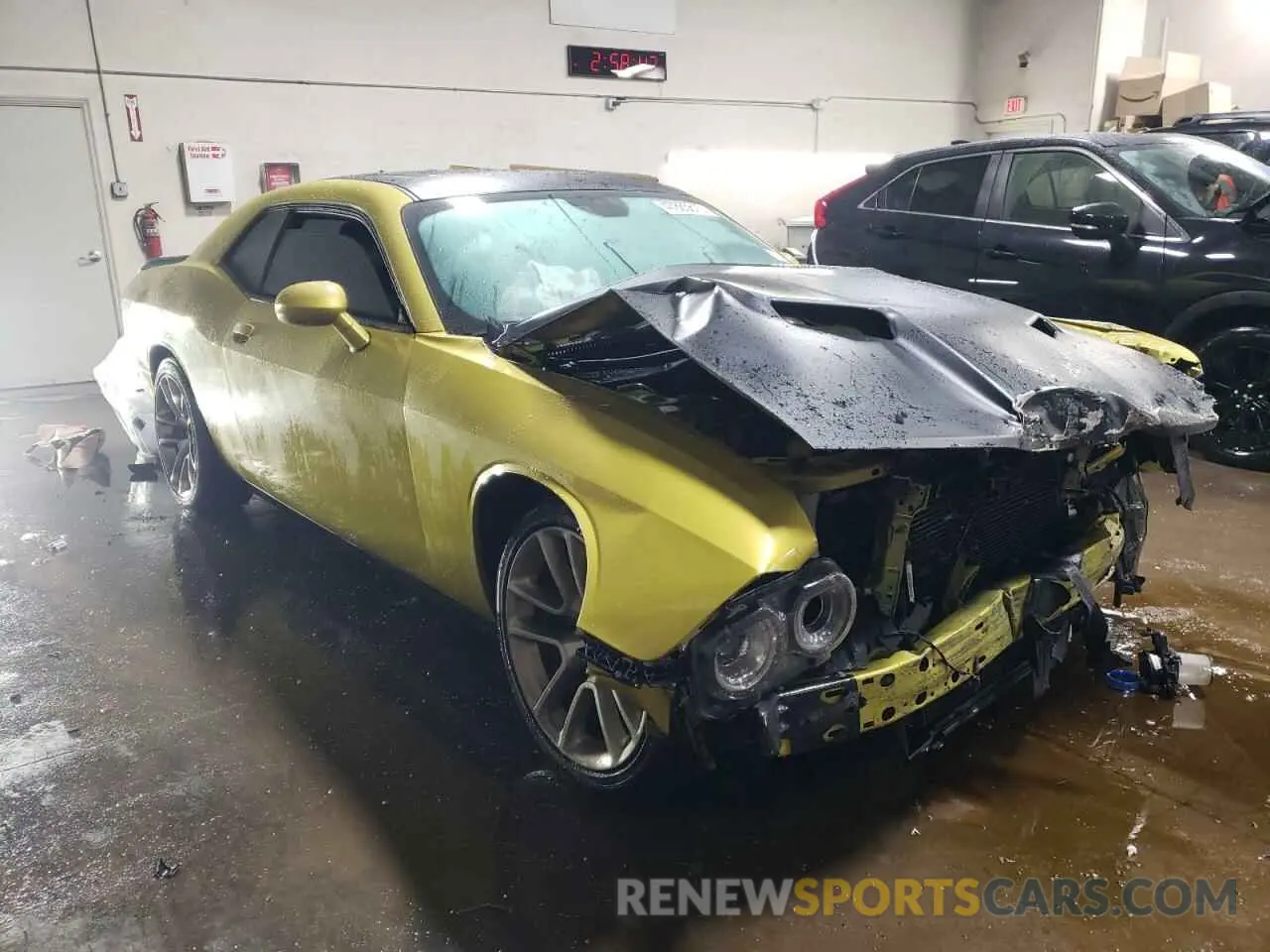 4 Photograph of a damaged car 2C3CDZJG5LH235743 DODGE CHALLENGER 2020
