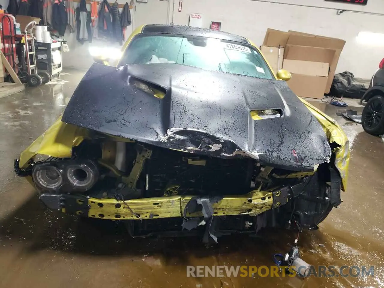 5 Photograph of a damaged car 2C3CDZJG5LH235743 DODGE CHALLENGER 2020